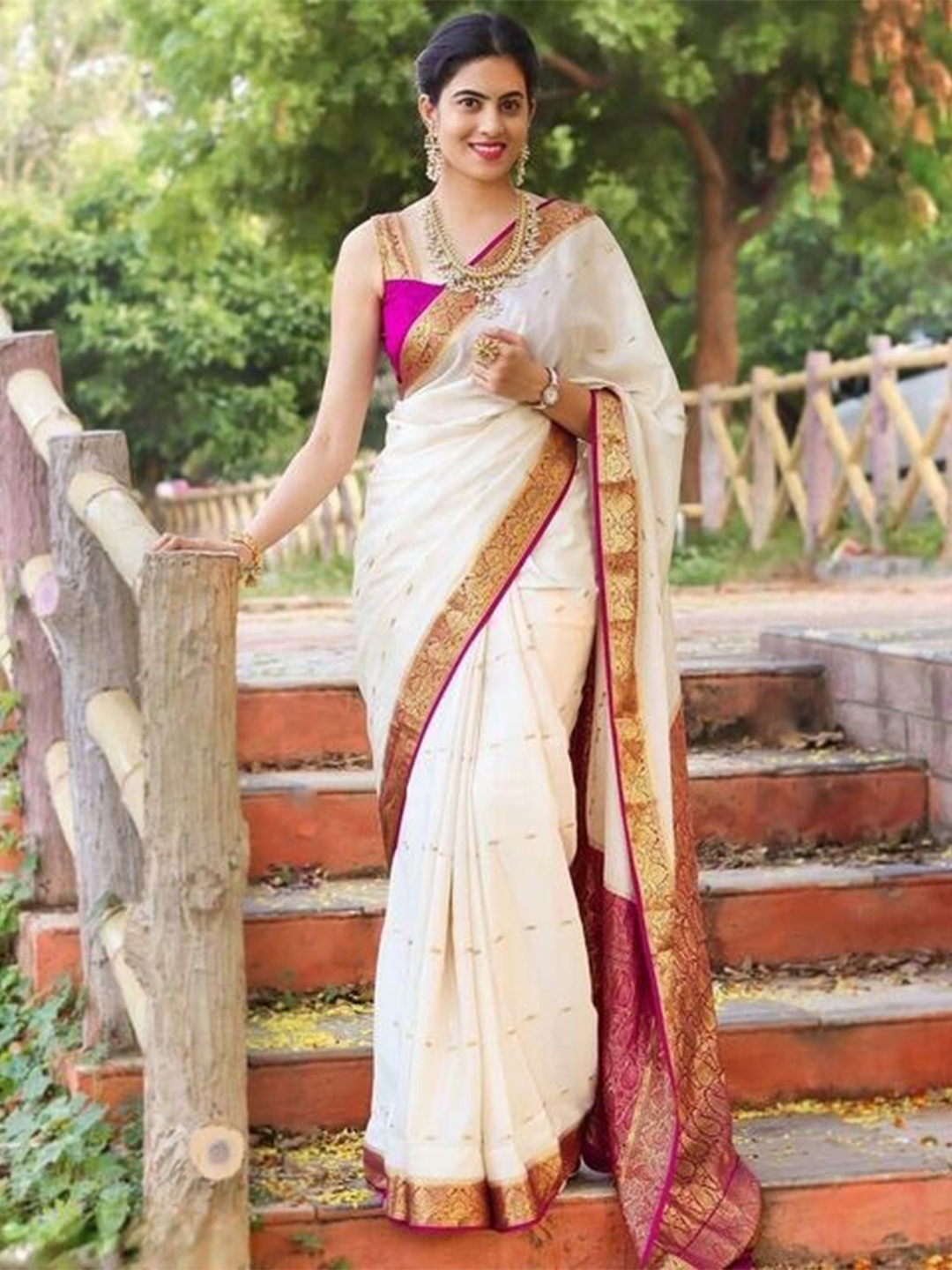 

Glorisa Ethnic Motifs Woven Design Zari Pure Silk Jacquard Kanjeevaram Saree, White