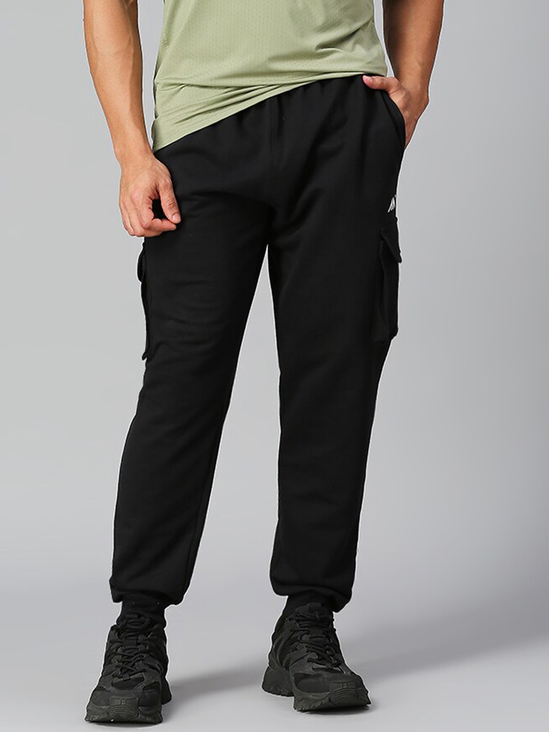 

AESTHETIC NATION Men Pure Cotton Cargo Joggers, Black