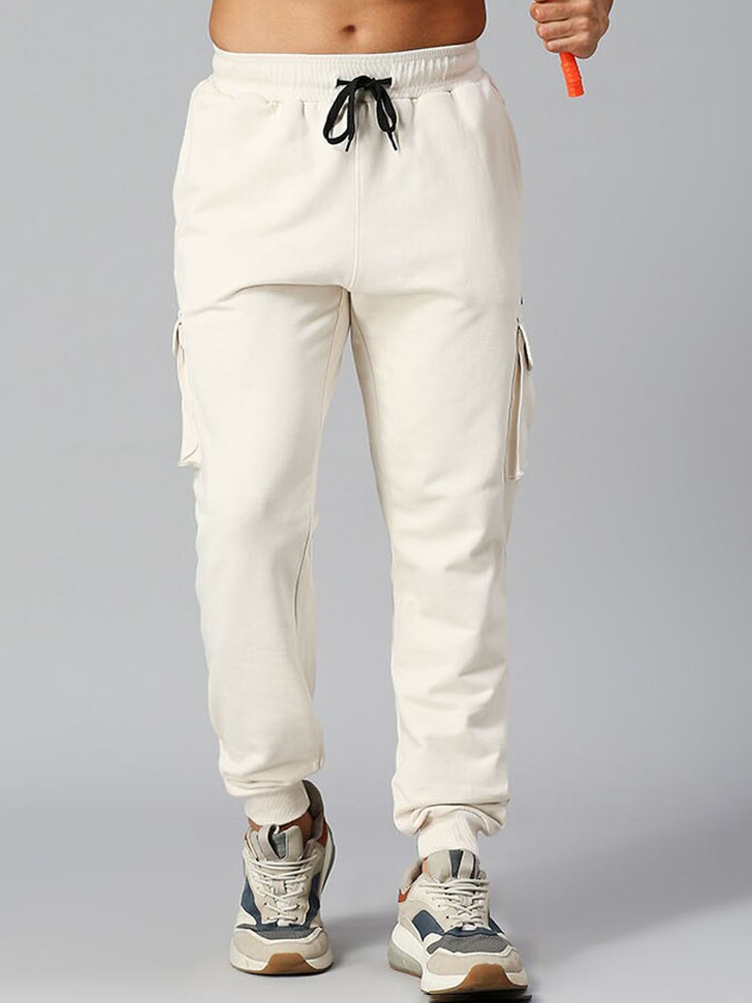 

AESTHETIC NATION Men Pure Cotton Cargo Joggers, Off white