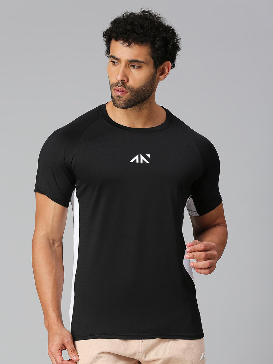 

AESTHETIC NATION Men Dri-FIT Pockets Slim Fit T-shirt, Black