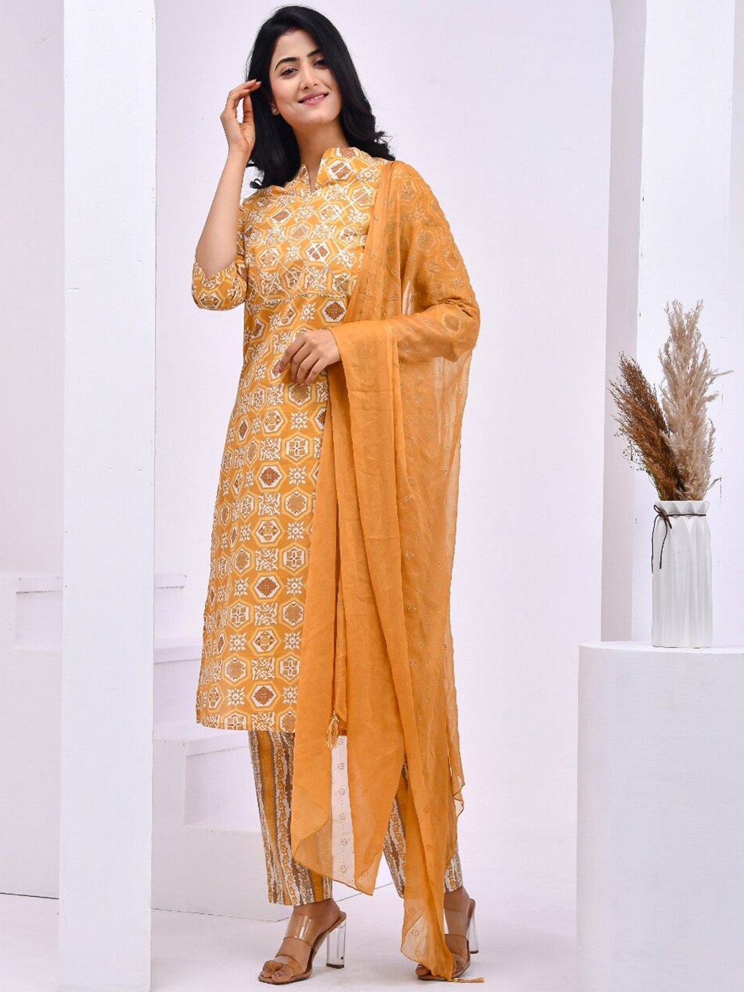 

Aspriya Ethnic Motifs Printed Mandarin Collar Straight Kurta with Trousers & Dupatta, Yellow