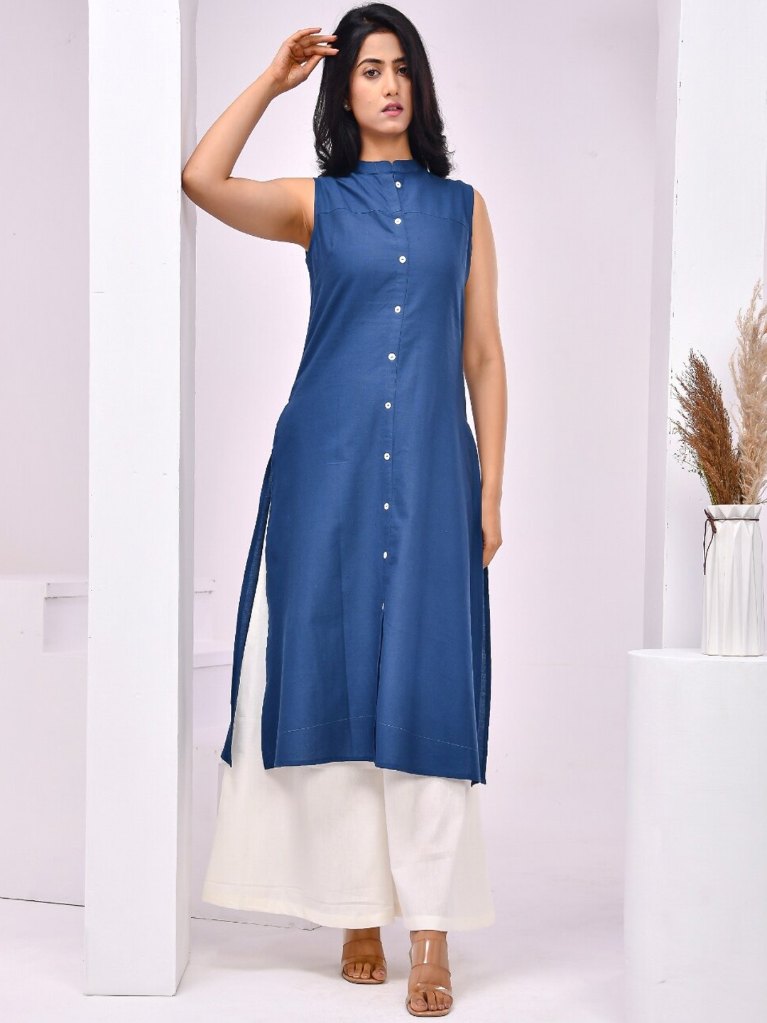 

Aspriya Mandarin Collar Sleeveless Pure Cotton Straight Kurta with Palazzos, Off white