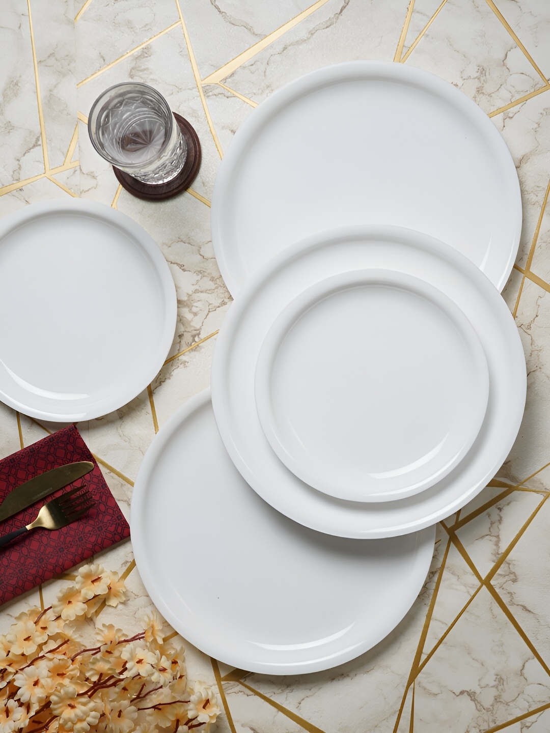 

CDI White & 12 Pieces Melamine Glossy Plates