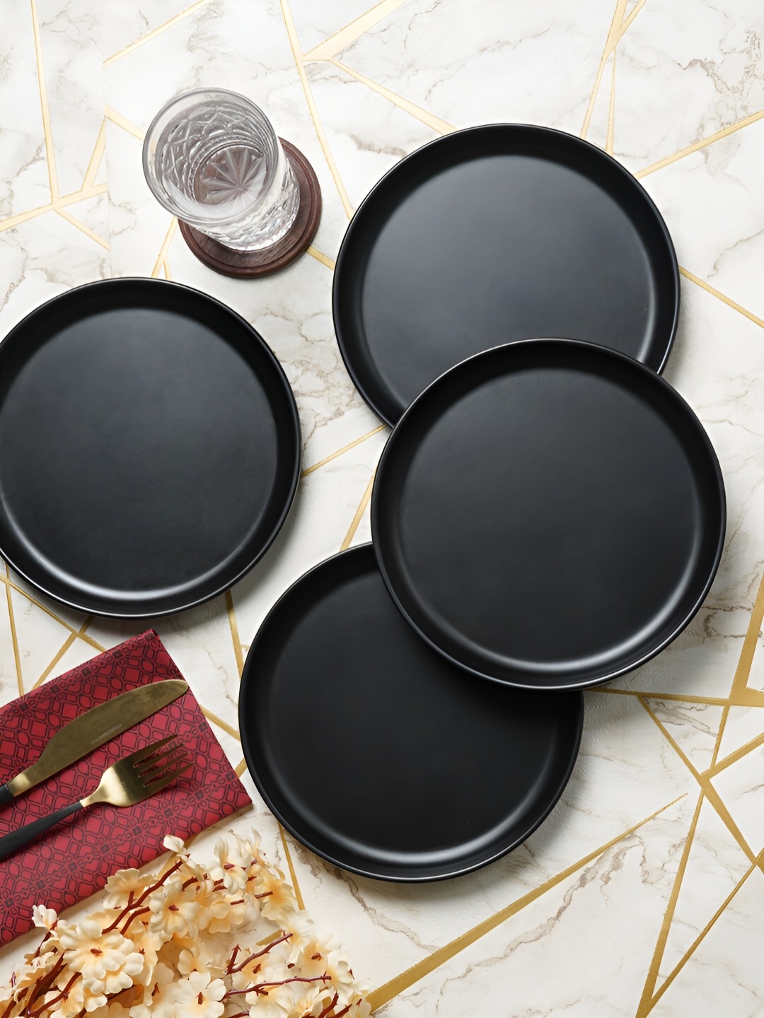 

CDI Black 6 Pieces Melamine Glossy Plates