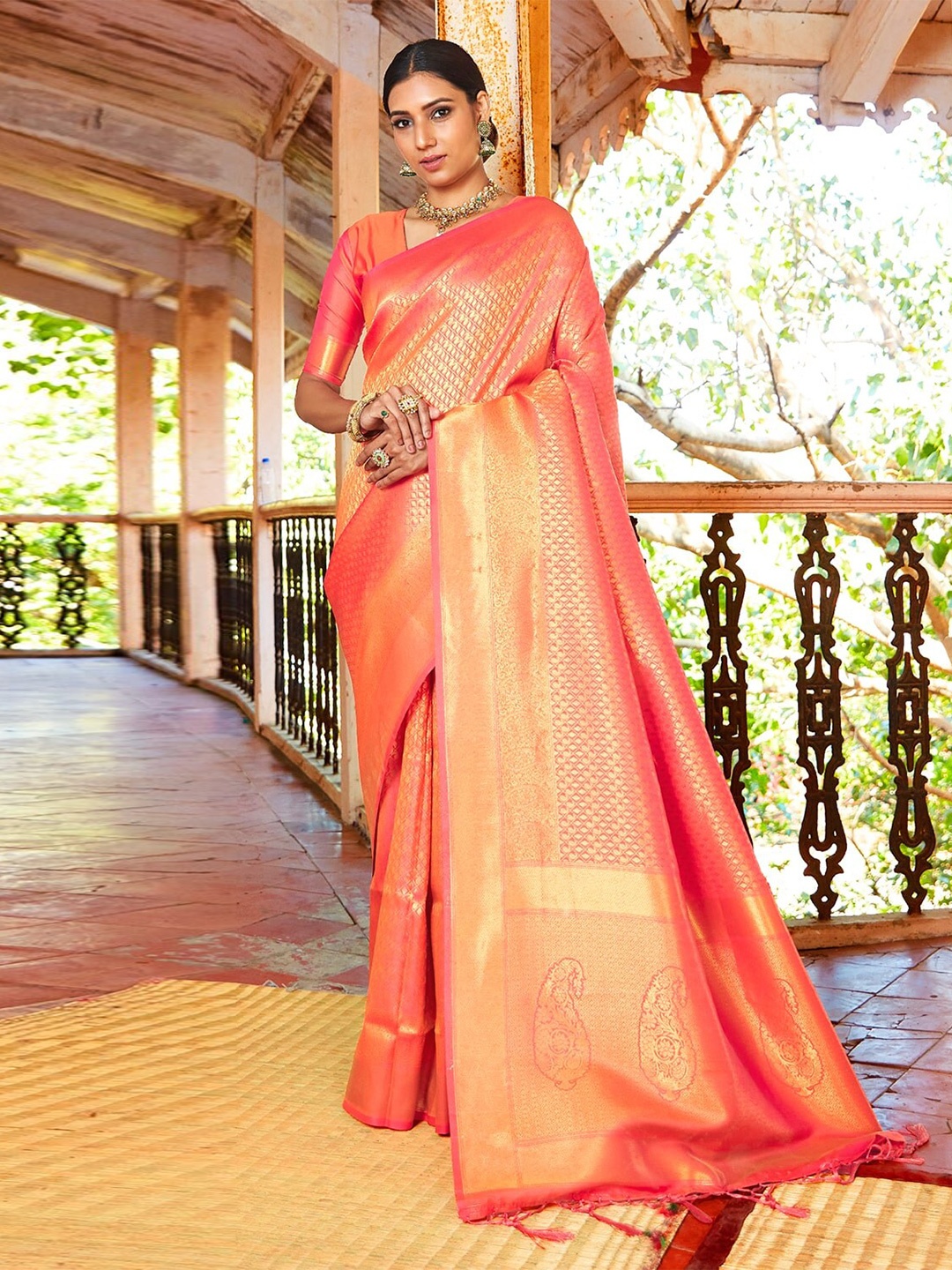

DEVATITHI Ethnic Motifs Woven Design Zari Kanjeevaram Saree, Orange