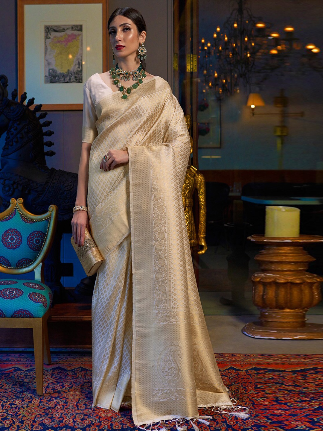 

DEVATITHI Woven Design Zari Kanjeevaram Saree, Beige