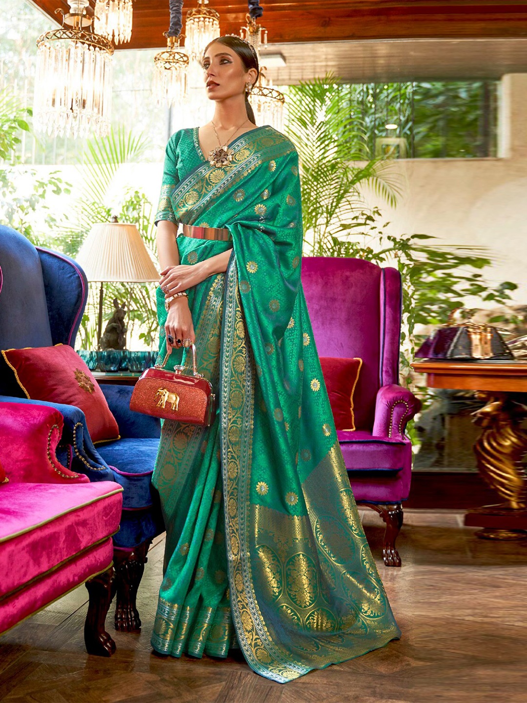 

DEVATITHI Woven Design Kanjeevaram Saree, Blue