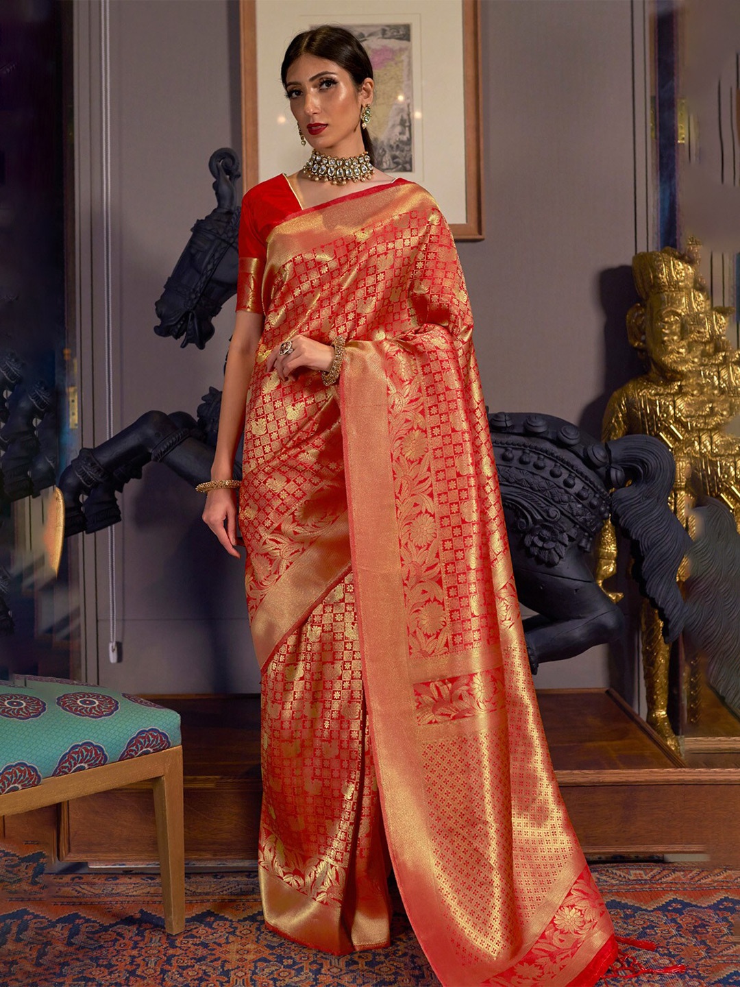 

DEVATITHI Woven Design Zari Kanjeevaram Saree, Red