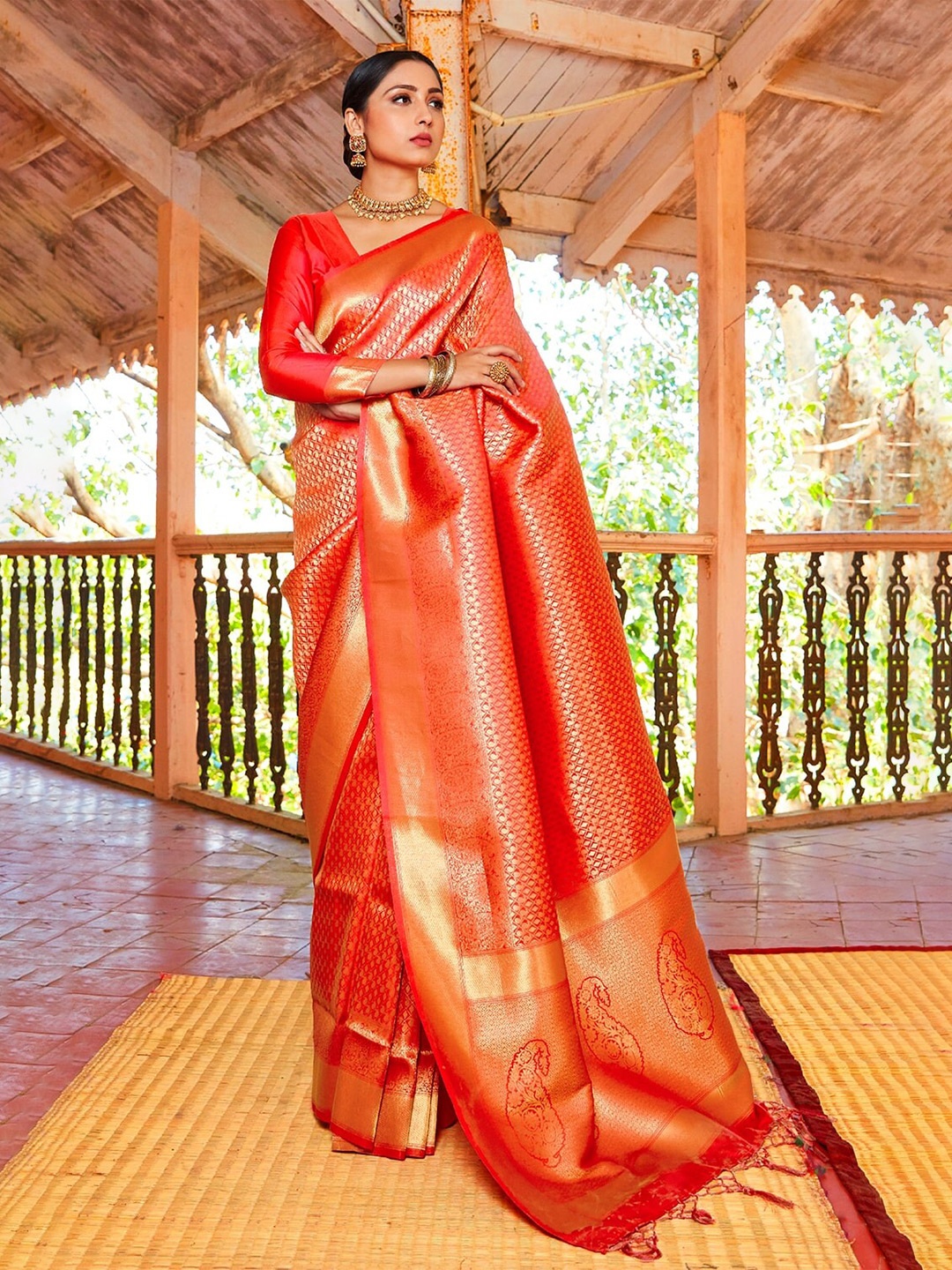 

DEVATITHI Woven Design Zari Kanjeevaram Saree, Orange