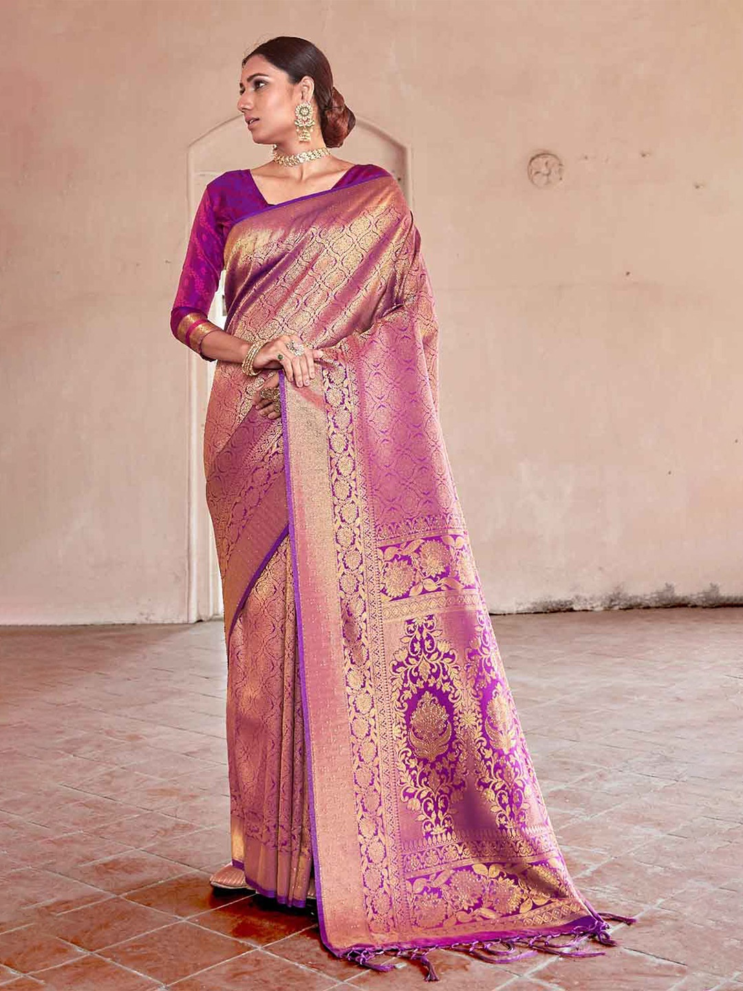 

DEVATITHI Ethnic Motifs Zari Kanjeevaram Saree, Purple