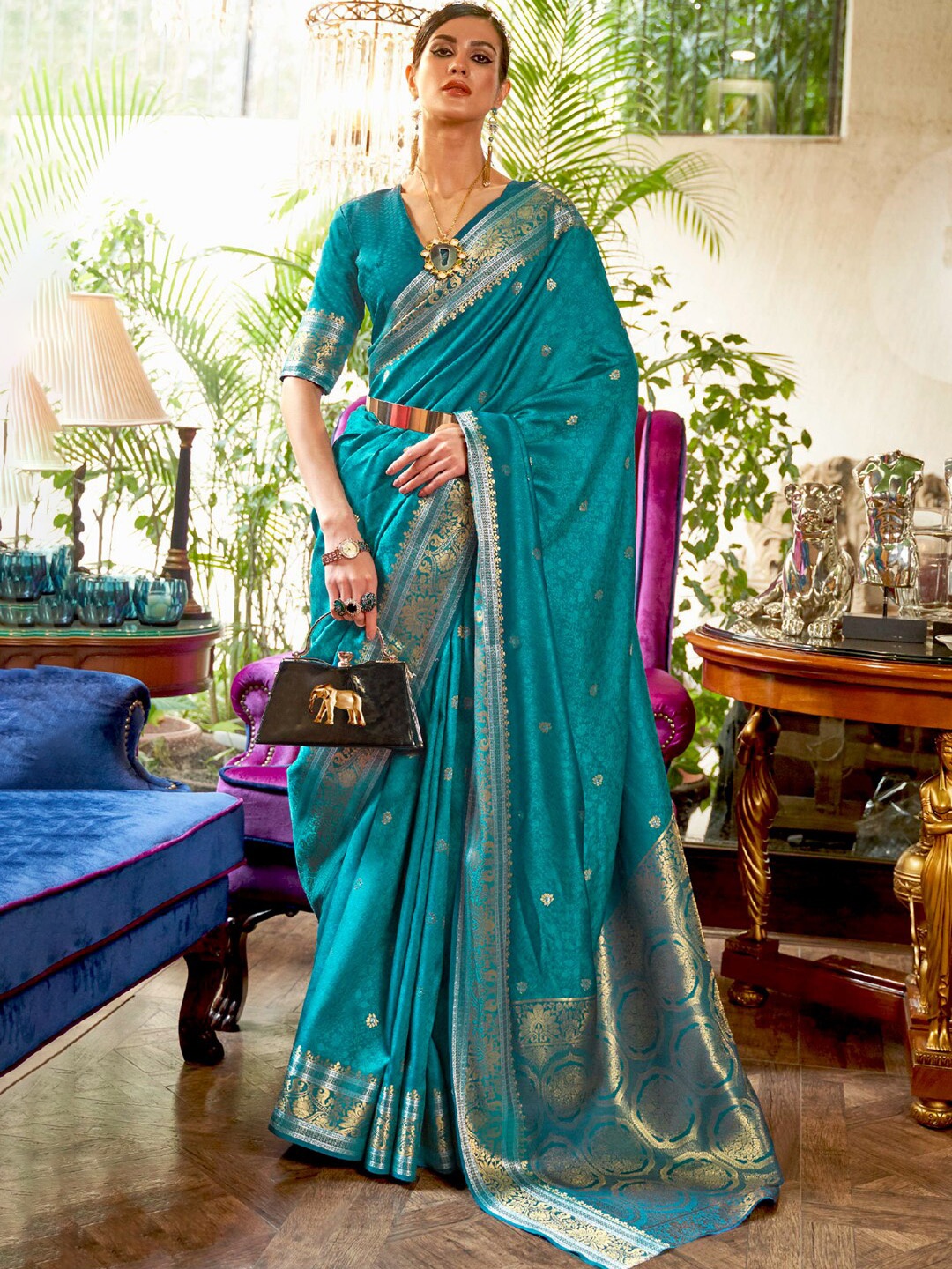 

DEVATITHI Ethnic Motifs Zari Kanjeevaram Saree, Blue