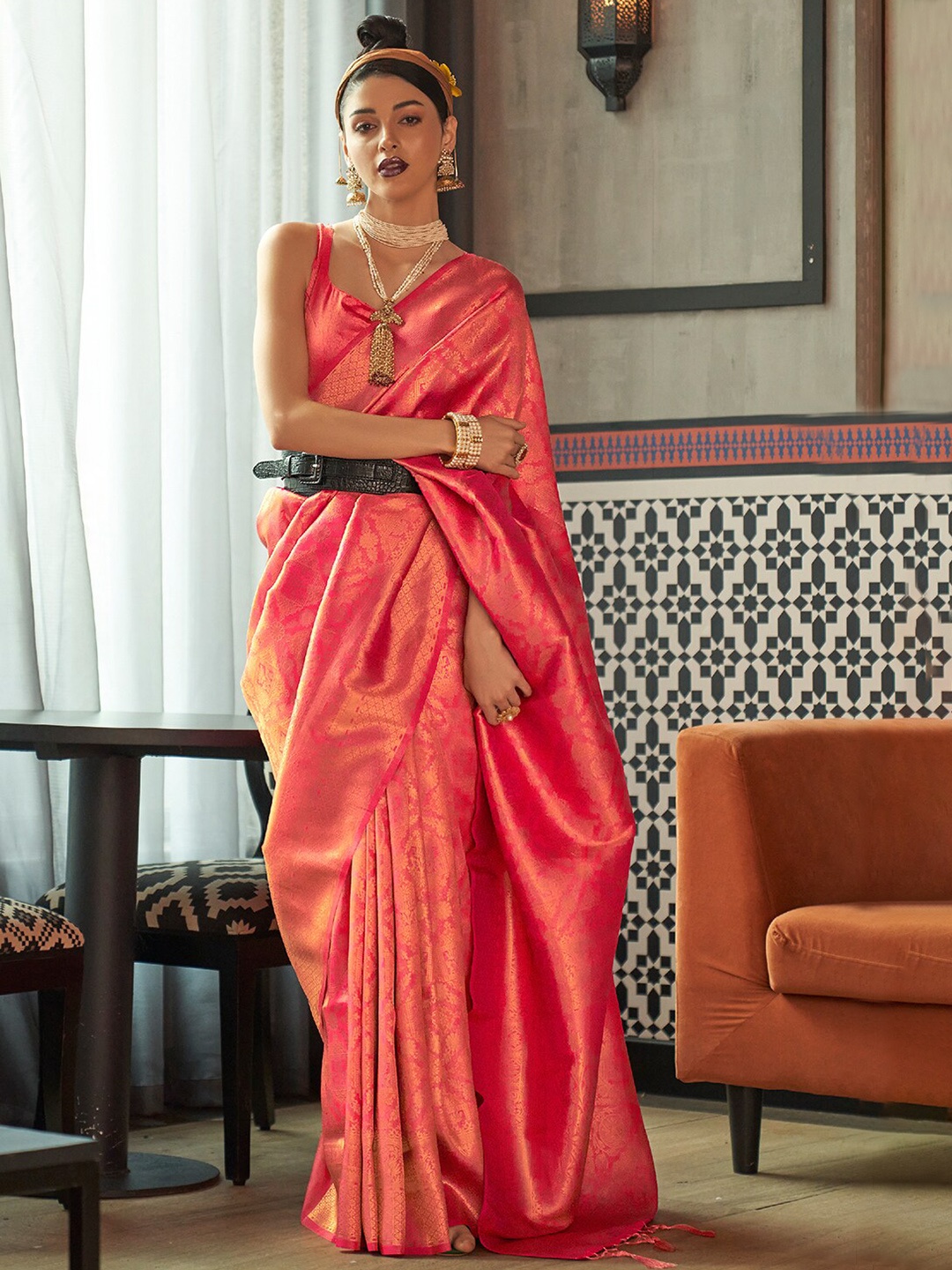 

DEVATITHI Ethnic Motifs Woven Design Zari Kanjeevaram Saree, Pink