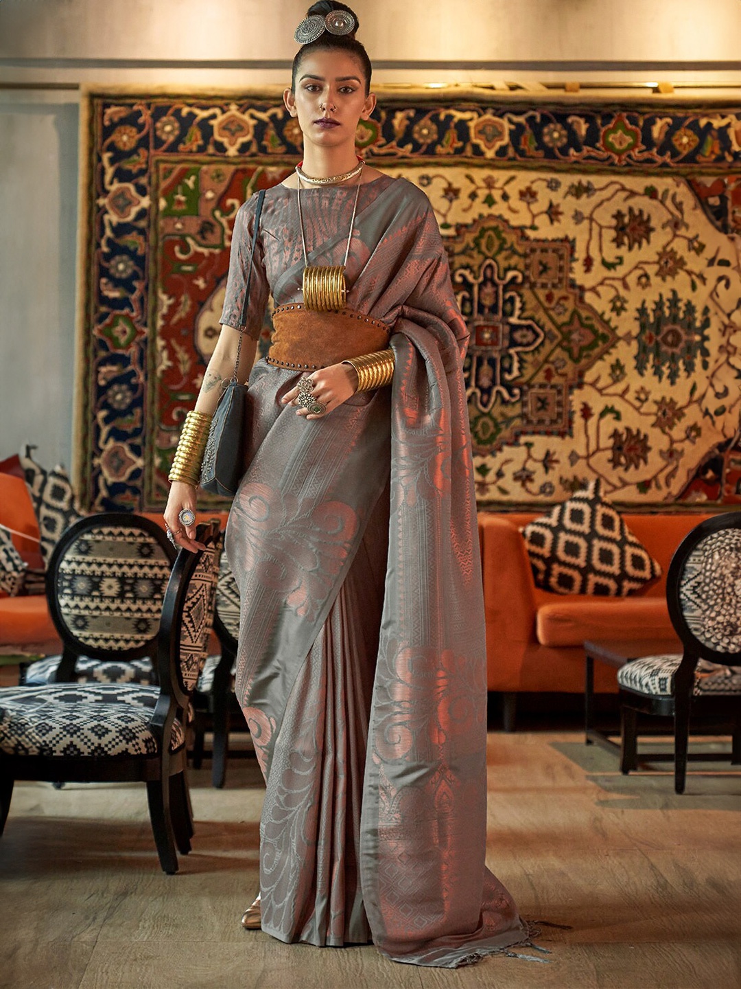

DEVATITHI Ethnic Motifs Zari Kanjeevaram Saree, Grey