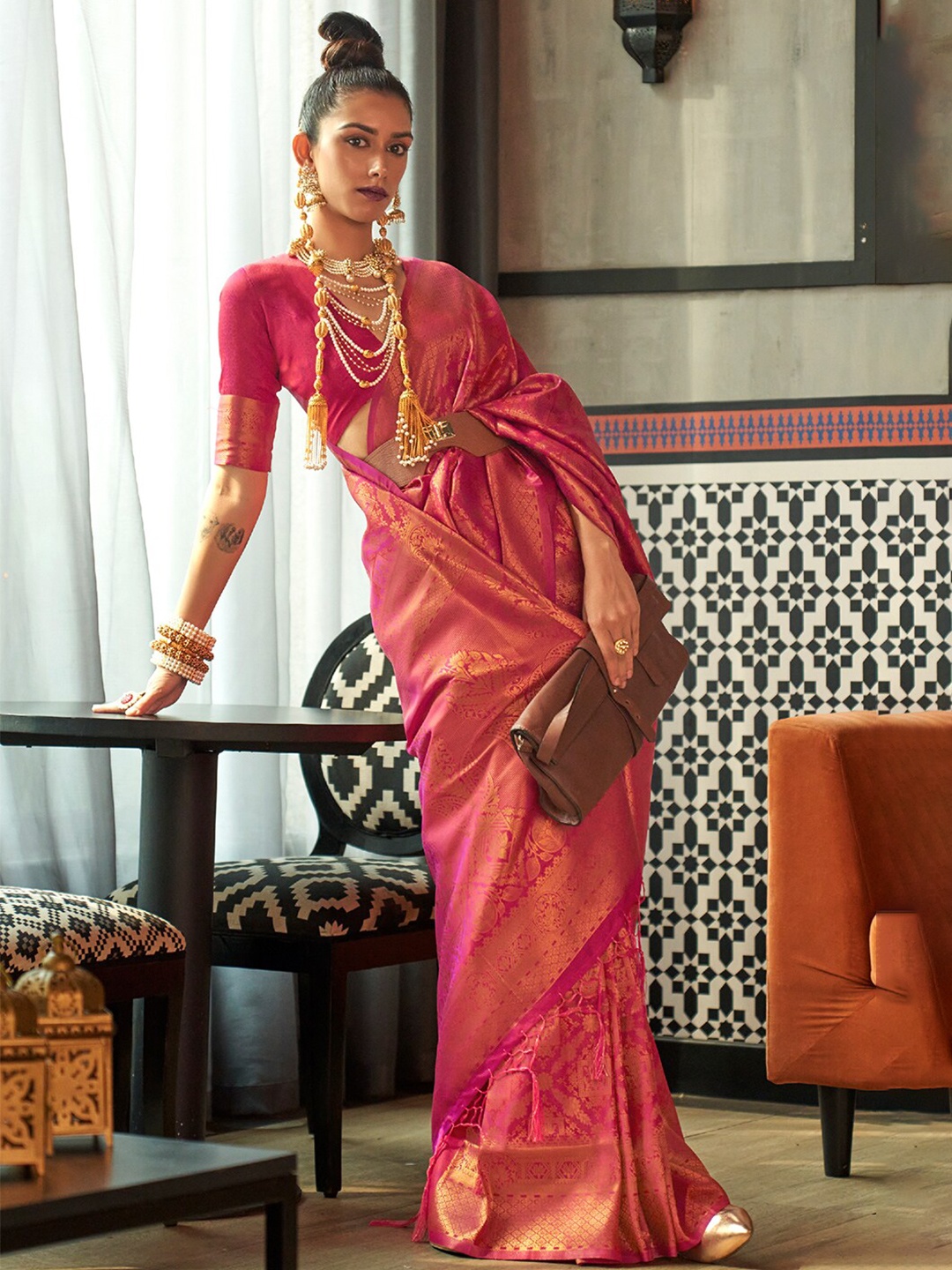 

DEVATITHI Ethnic Motifs Woven Design Zari Kanjeevaram Saree, Pink