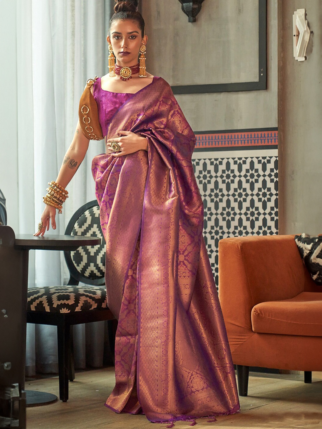 

DEVATITHI Woven Design Zari Kanjeevaram Saree, Purple