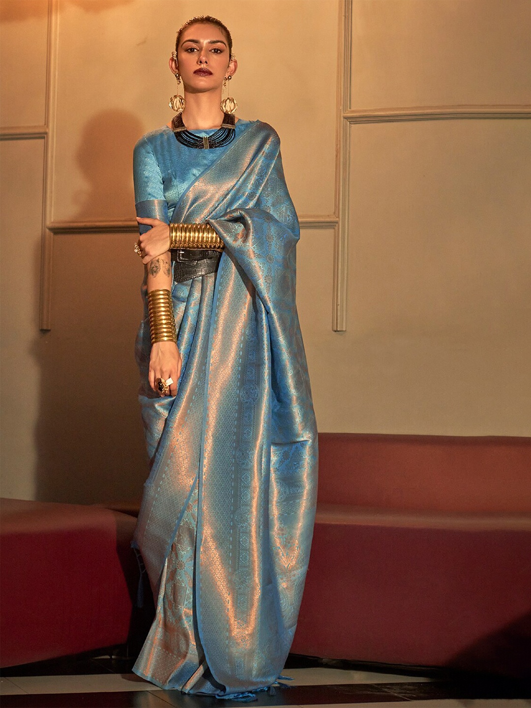 

DEVATITHI Woven Design Ethnic Motifs Zari Kanjeevaram Saree, Blue