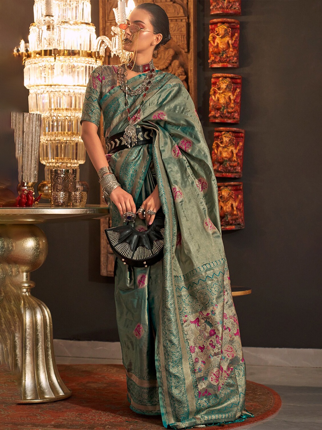 

DEVATITHI Ethnic Motifs Woven Design Zari Kanjeevaram Saree, Green