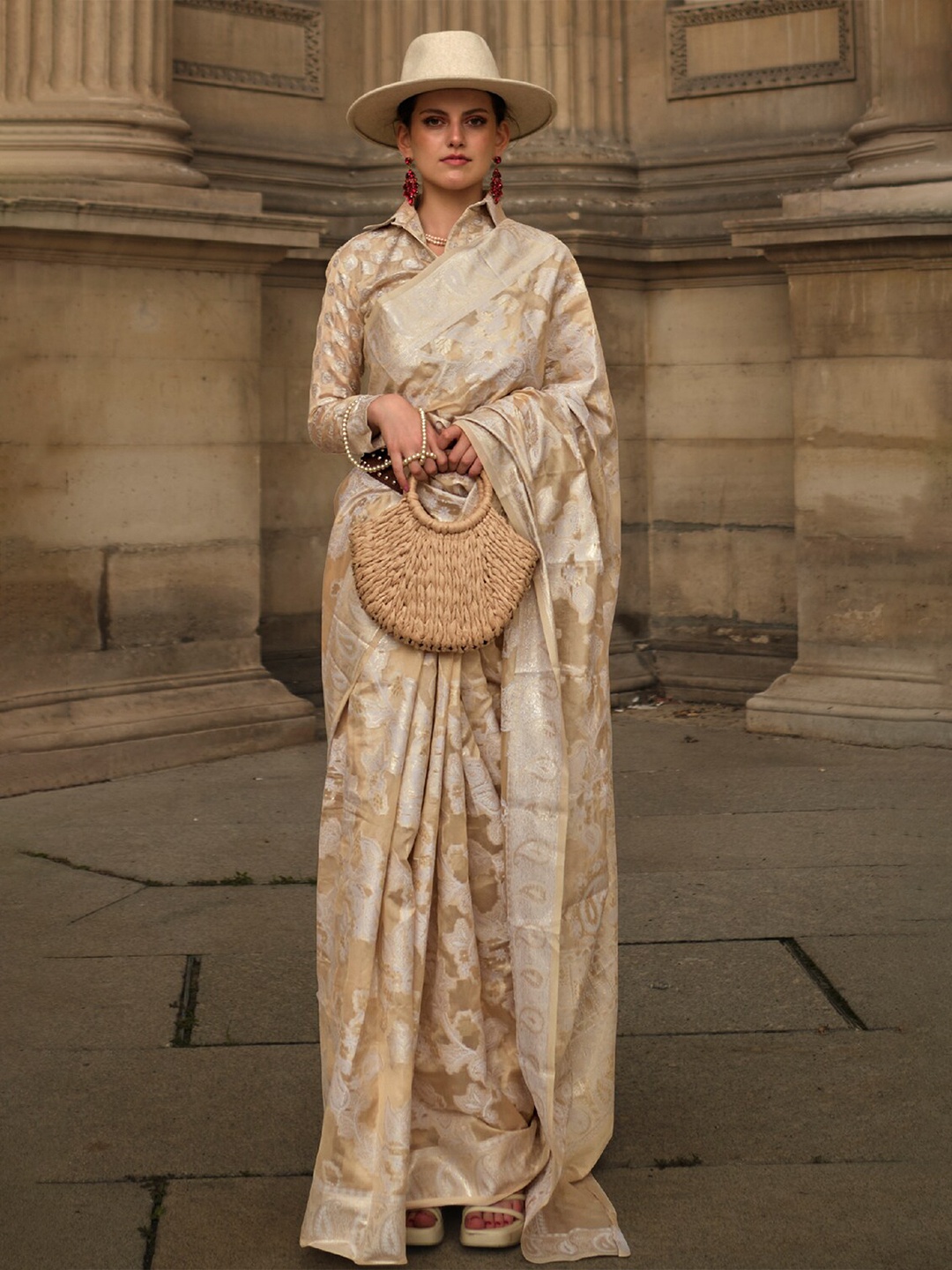 

DEVATITHI Woven Design Zari Silk Cotton Saree, Cream