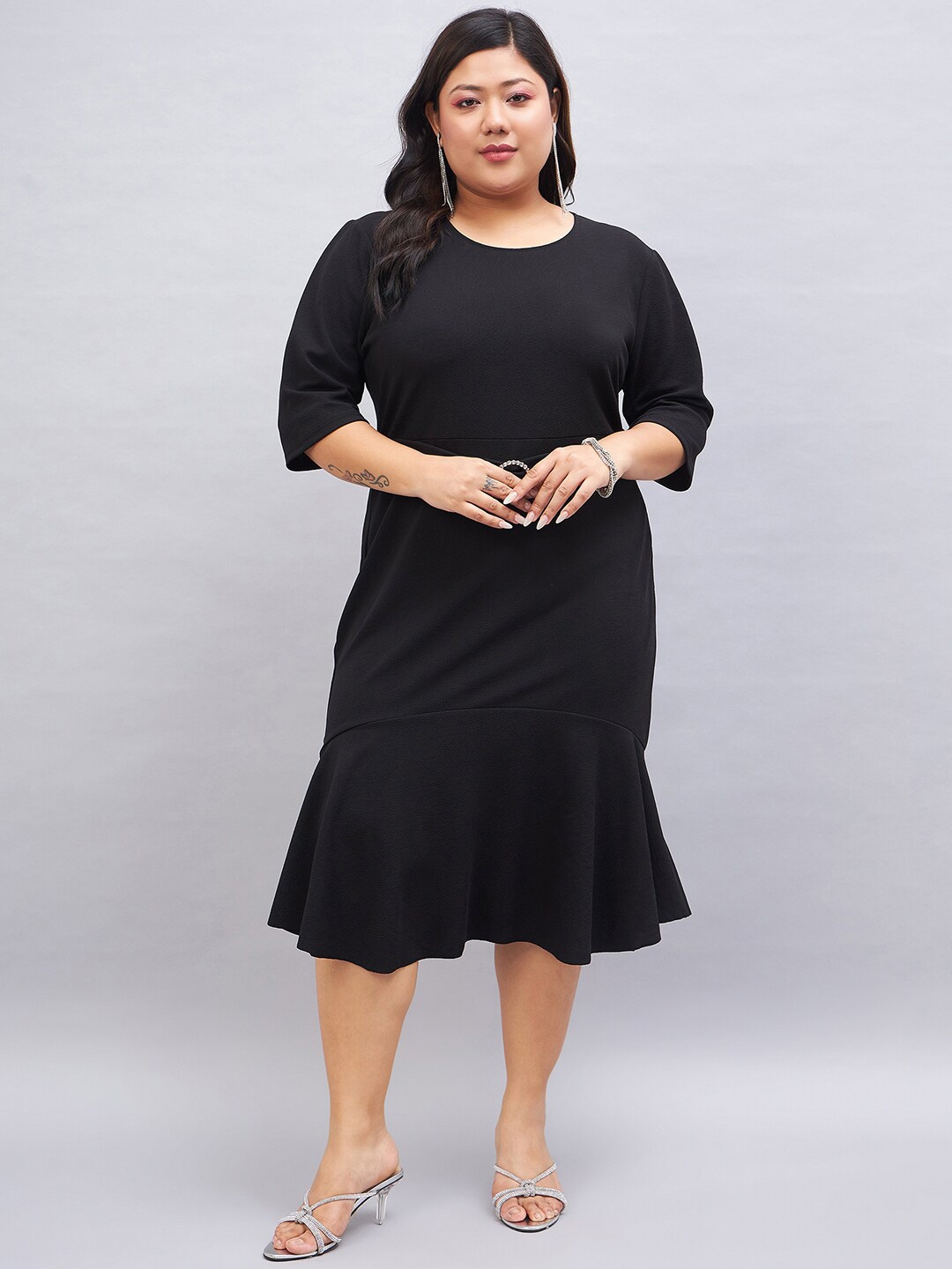 

Orchid Blues Plus Size Round Neck Belted Tiered Sheath Midi Dress, Black