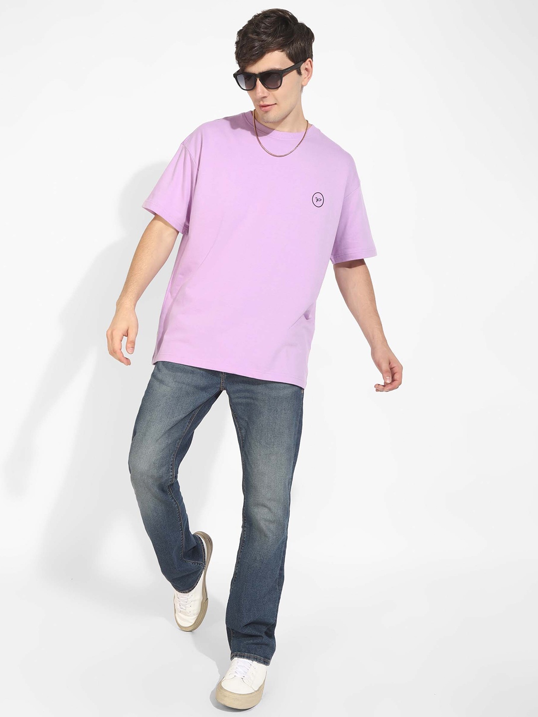 

PURPLEMANGO THE FRUIT OF FASHION Men V-Neck Applique T-shirt, Lavender