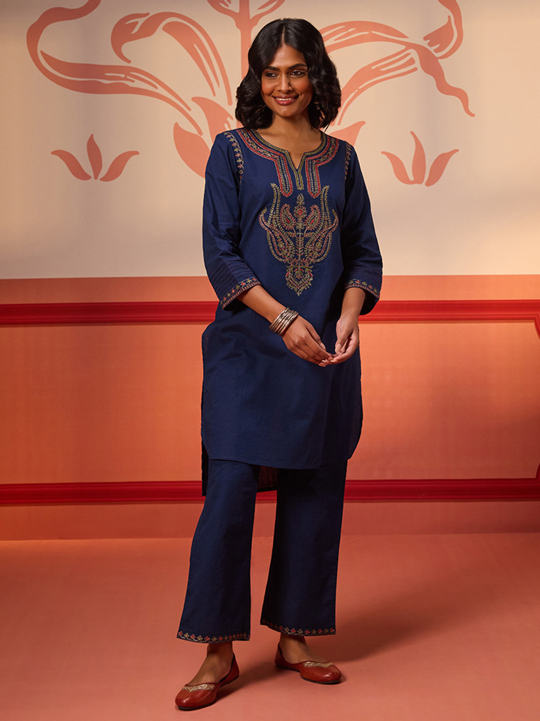 

Lakshita Ethnic Motifs Embroidered Regular Straight Cotton Linen Kurta with Trousers, Navy blue
