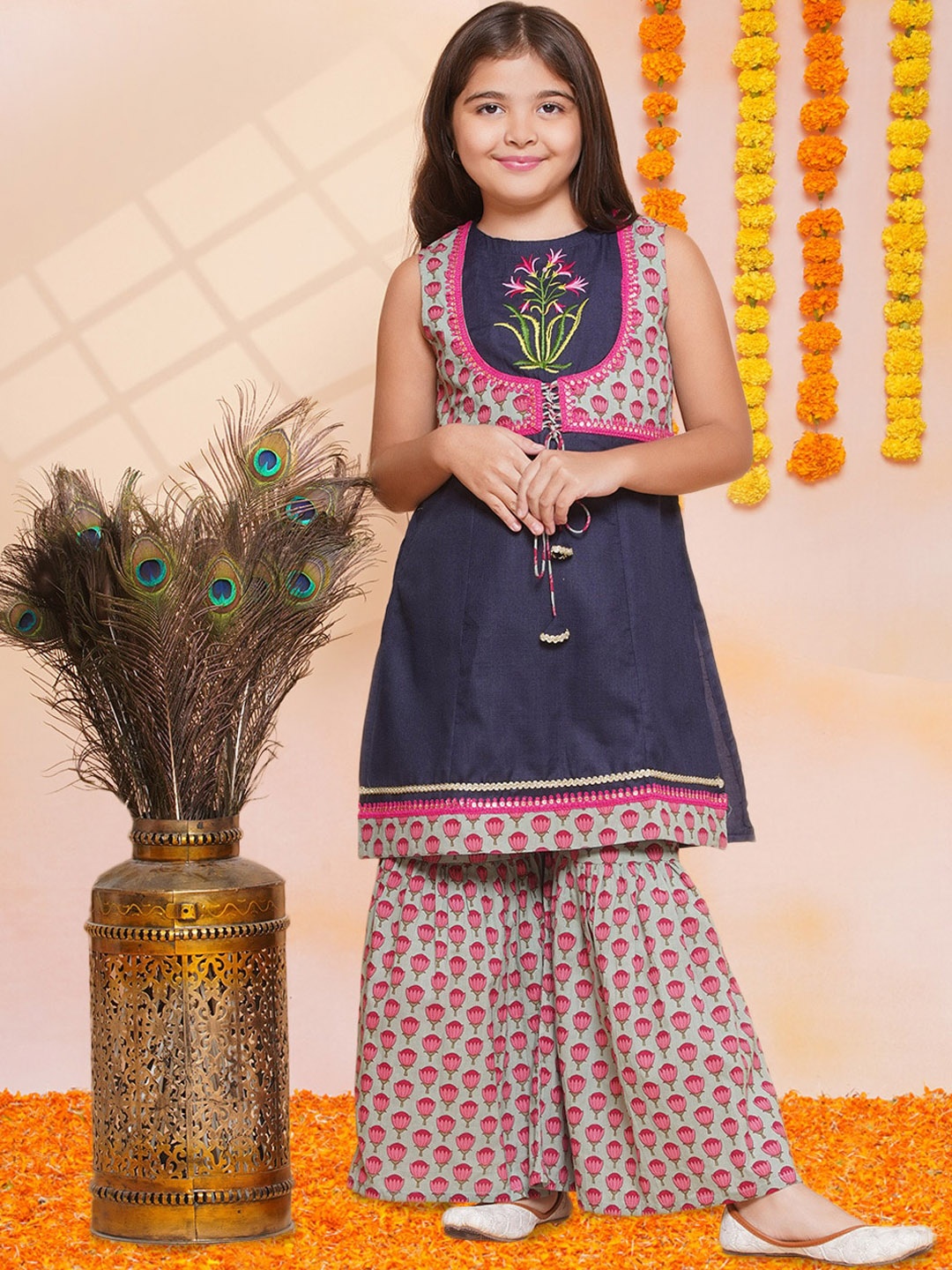 

Bitiya by Bhama Girls Floral Embroidered Thread Work Pure Cotton Kurta With Sharara, Navy blue