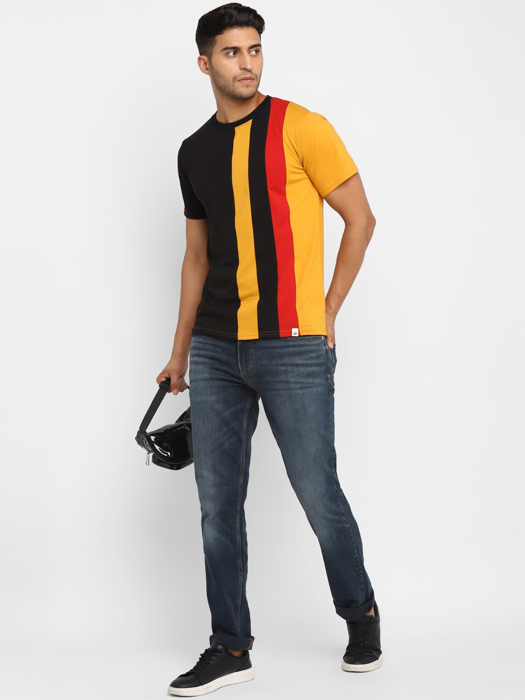 

Bukkl Men Striped Pockets Slim Fit T-shirt, Black
