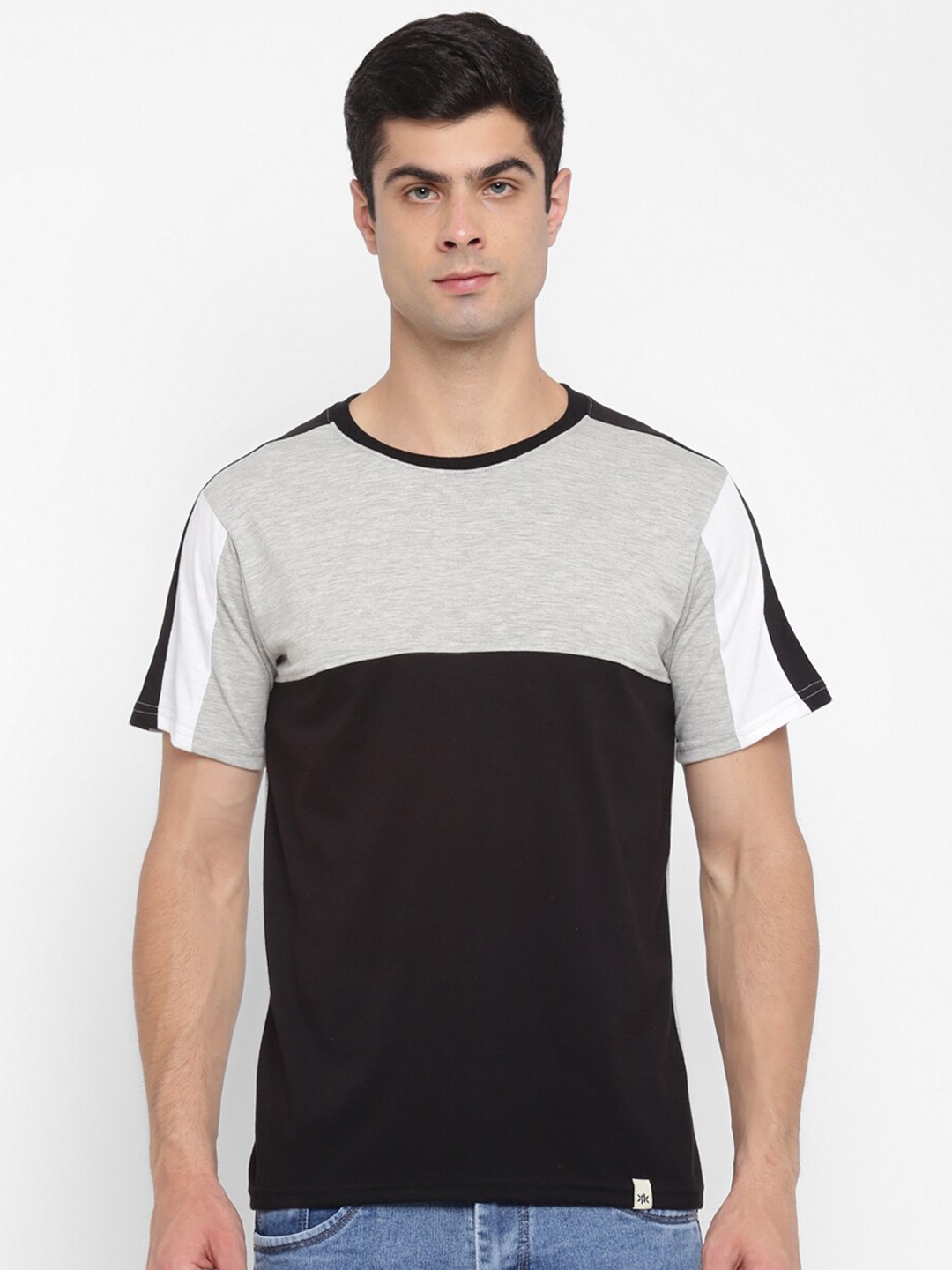 

Bukkl Men V-Neck Pockets Slim Fit T-shirt, Grey