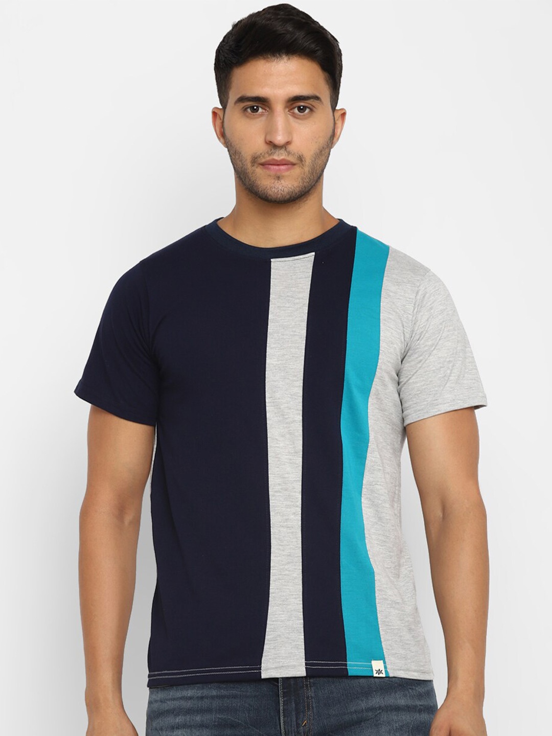 

Bukkl Men Striped Pockets Slim Fit T-shirt, Navy blue