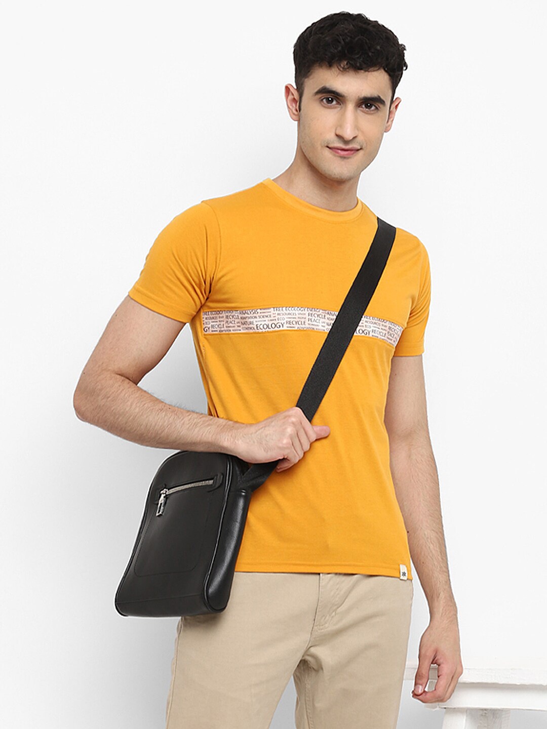 

Bukkl Men Striped Pockets Slim Fit T-shirt, Yellow