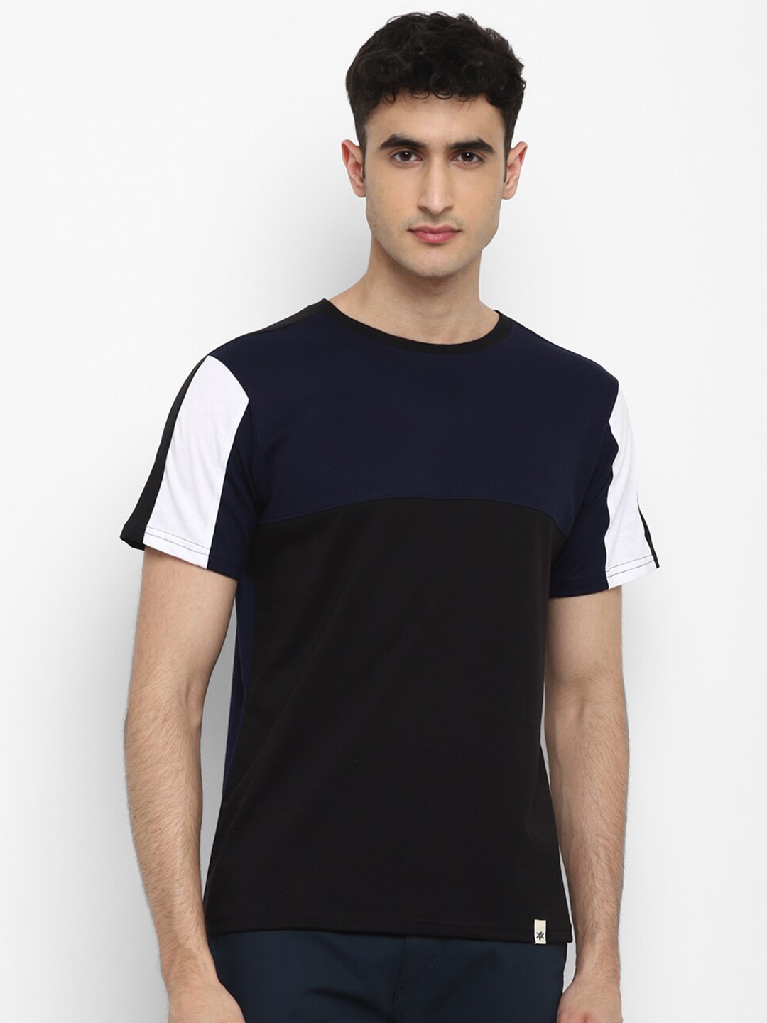 

Bukkl Men Raw Edge Slim Fit T-shirt, Navy blue