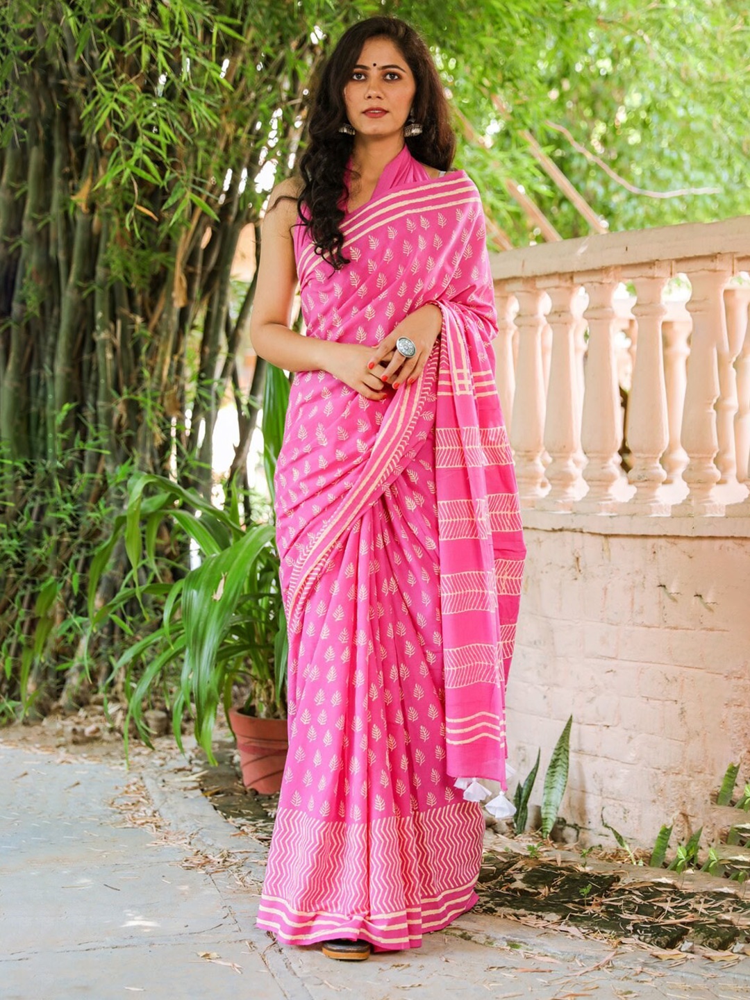 

Pinkcity Trade World Ethnic Motifs Printed Pure Cotton Mulmul Bagru Saree, Pink