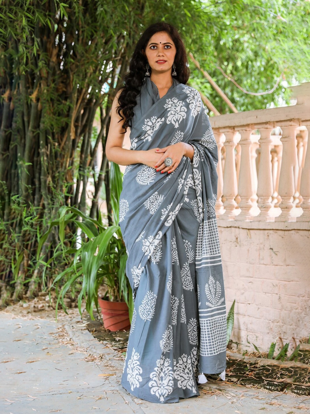 

Pinkcity Trade World Floral Printed Pure Cotton Mulmul Bagru Saree, Grey