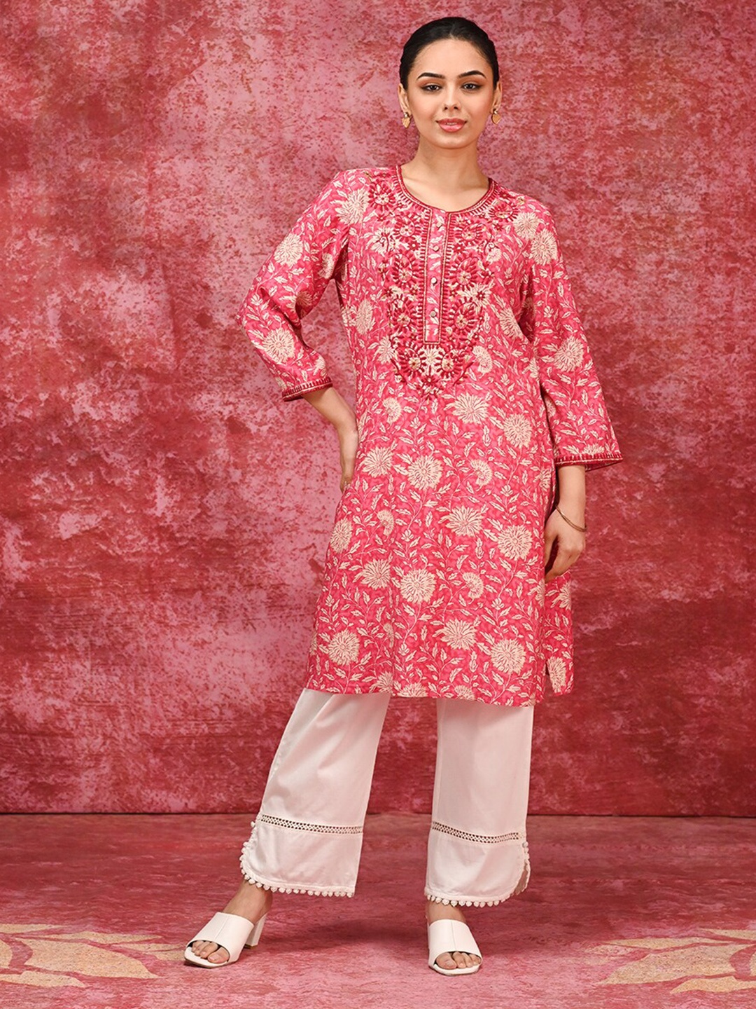 

Lakshita Floral Yoke Design Thread Work Chanderi Cotton Kurta, Fuchsia