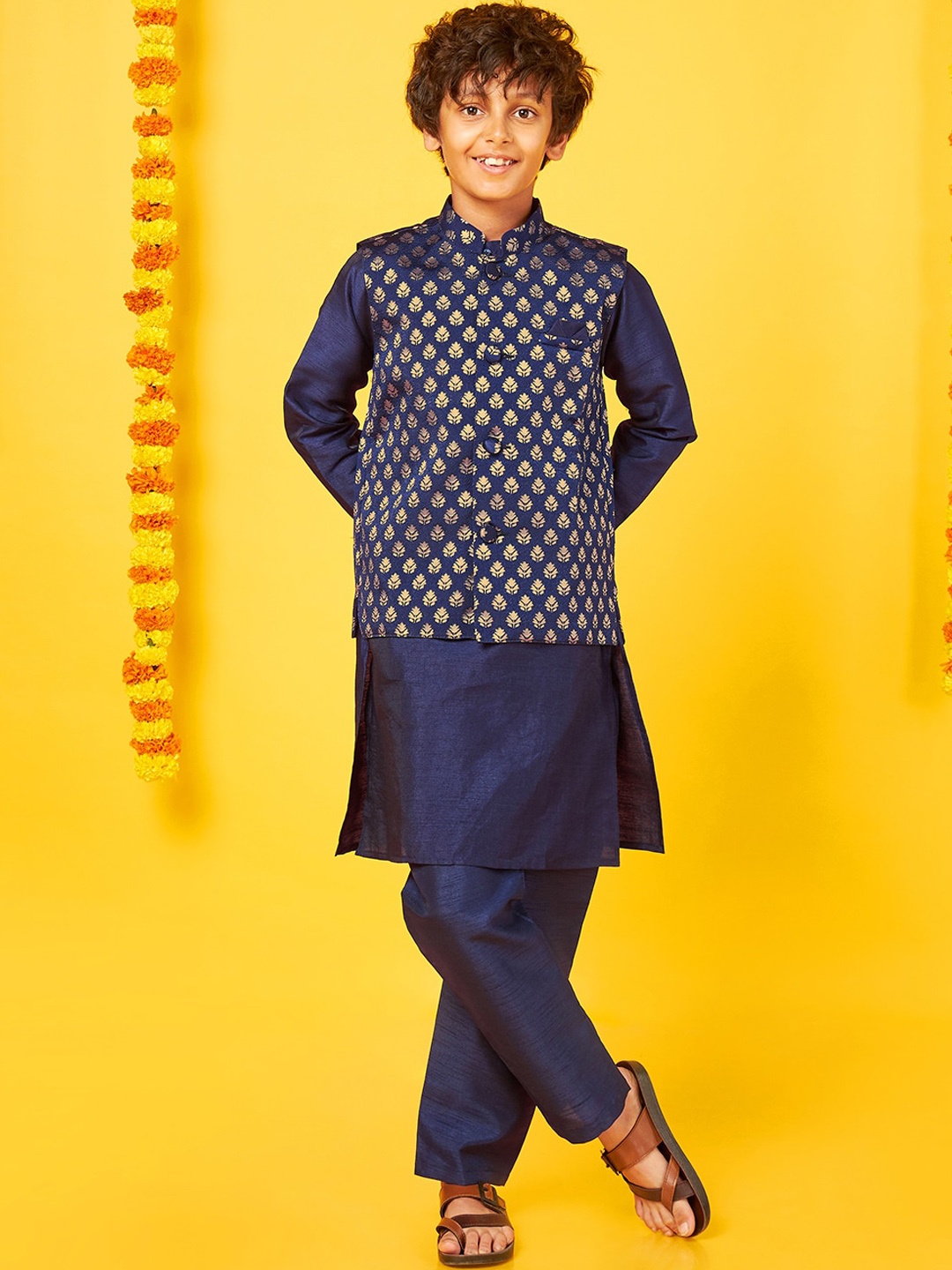 

BonOrganik Boys Mandarin Collar Pure Silk Kurta With Pyjama, Navy blue