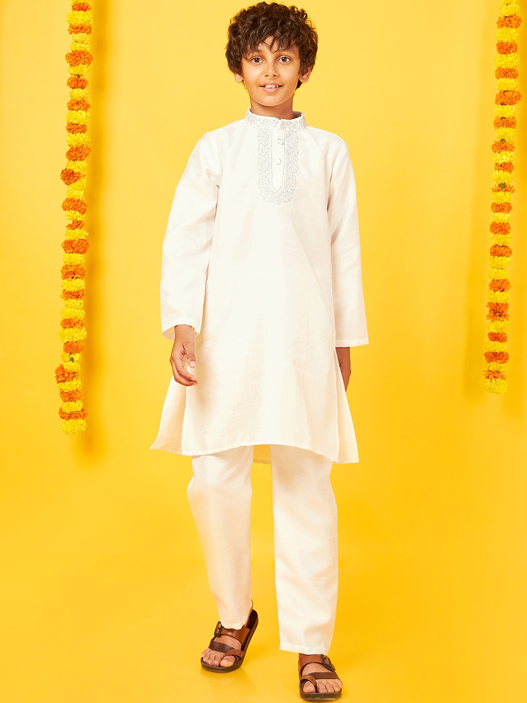 

BonOrganik Boys Halter Neck Pure Silk Kurta With Pyjama, White