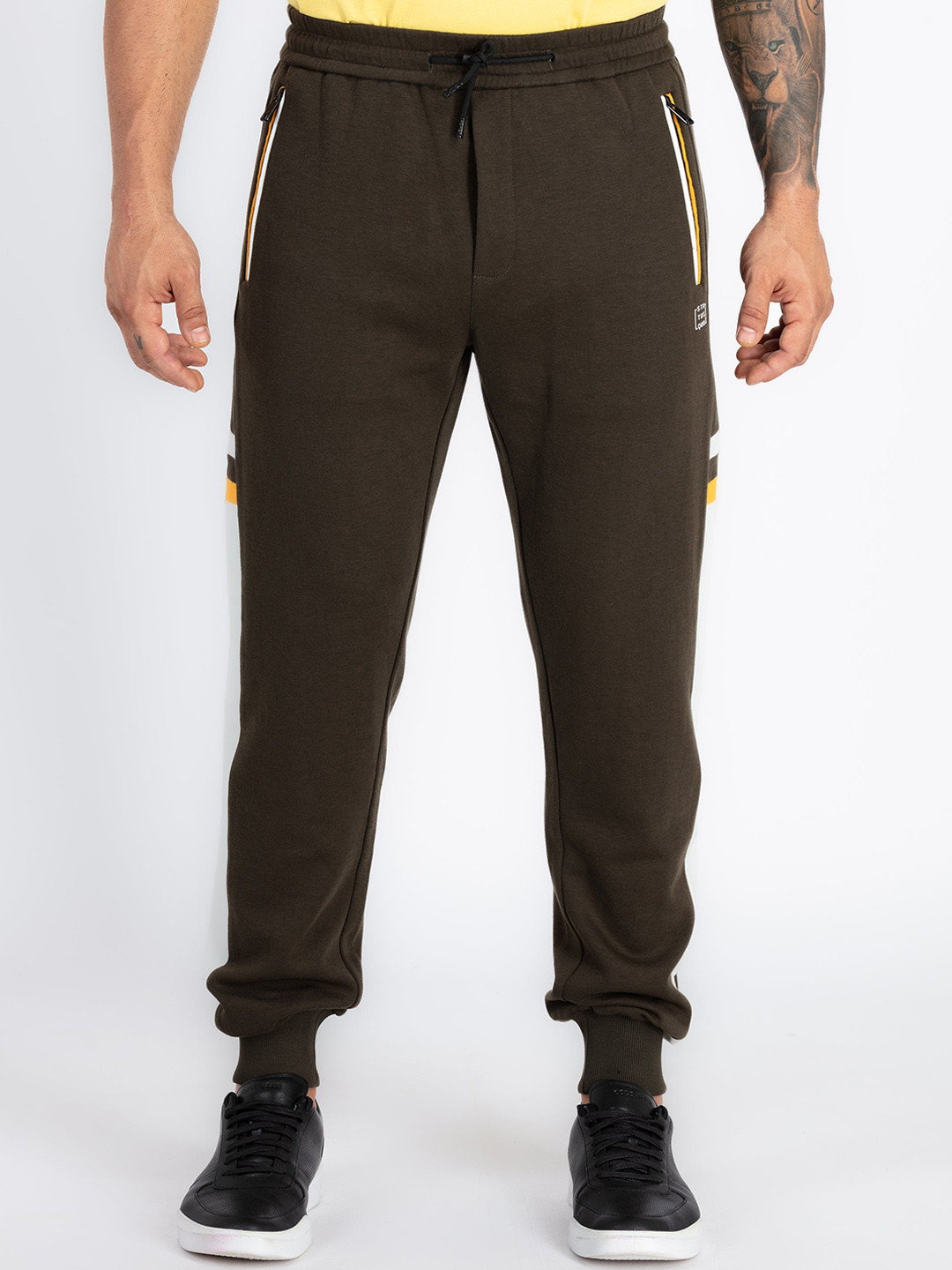 

Status Quo Men Side Pockets Regular Fit Joggers, Olive