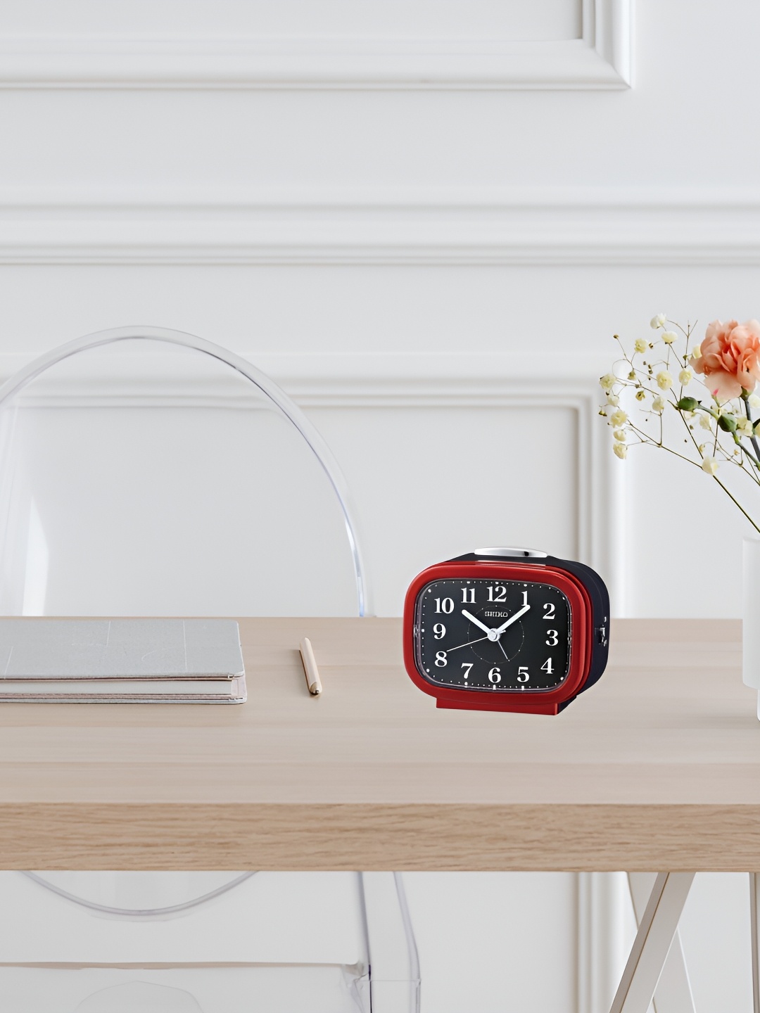 

SEIKO Red & Black Traditional Analogue Alarm Clock