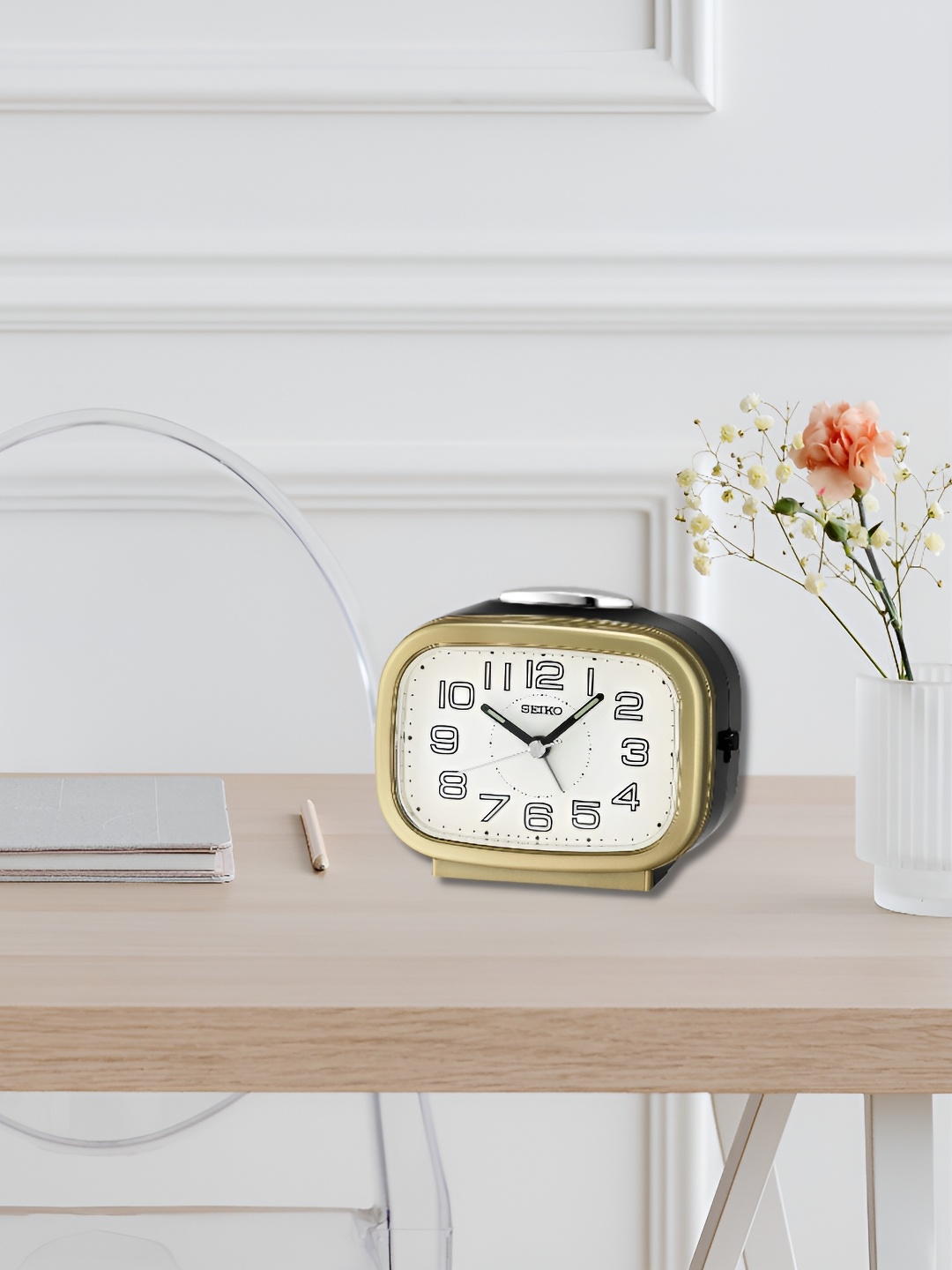 

SEIKO Gold-Toned & White Traditional Analogue Alarm Clock