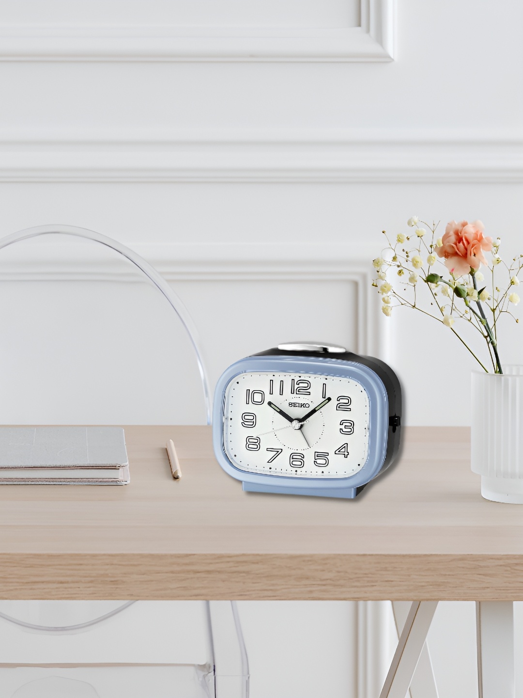 

SEIKO Blue & Black Traditional Analogue Alarm Clock