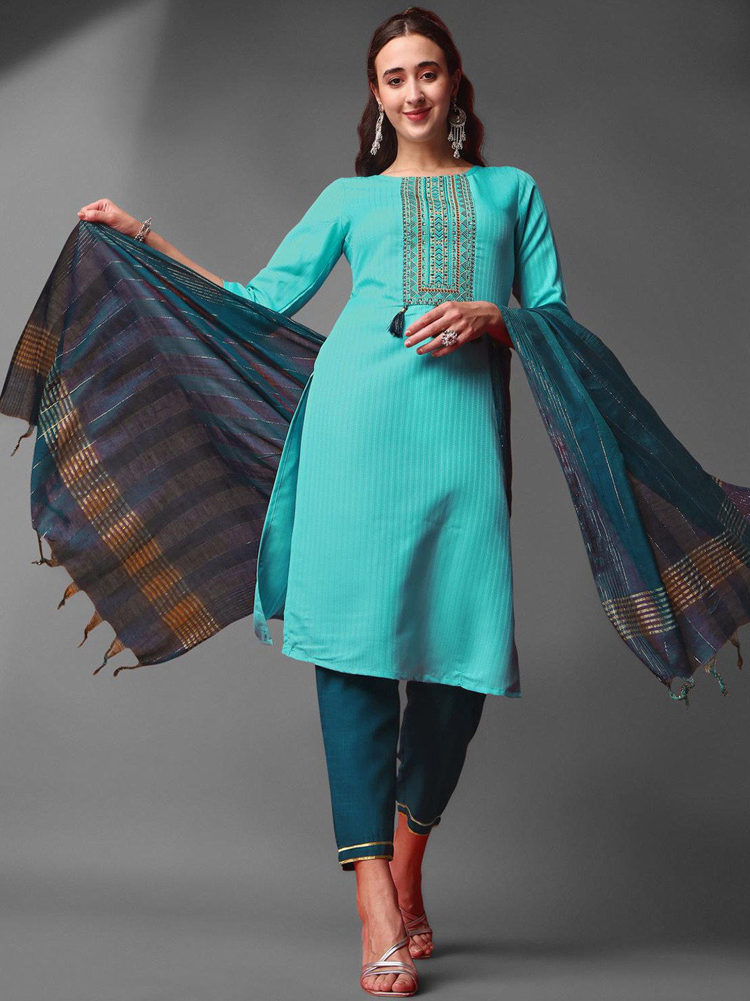 

Ekasya Geometric Embroidered Round Neck Straight Kurta with Trousers & Dupatta, Turquoise blue