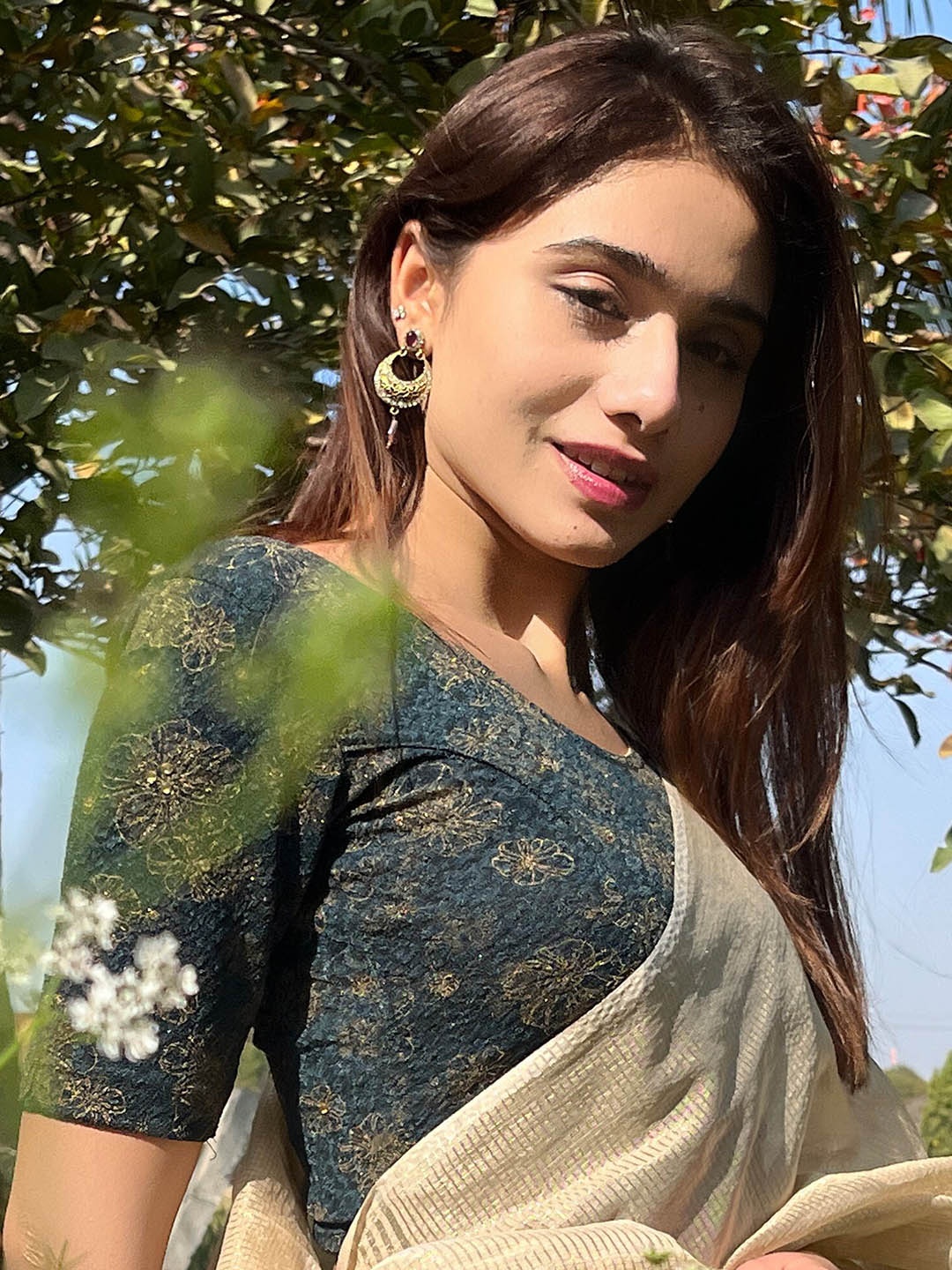 

Bindigasm's Advi Floral Foil Printed Jacquard Stretchable Saree Blouse, Green