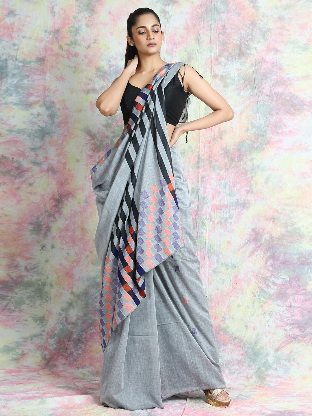 

Arhi Geometric Woven Design Saree, Grey