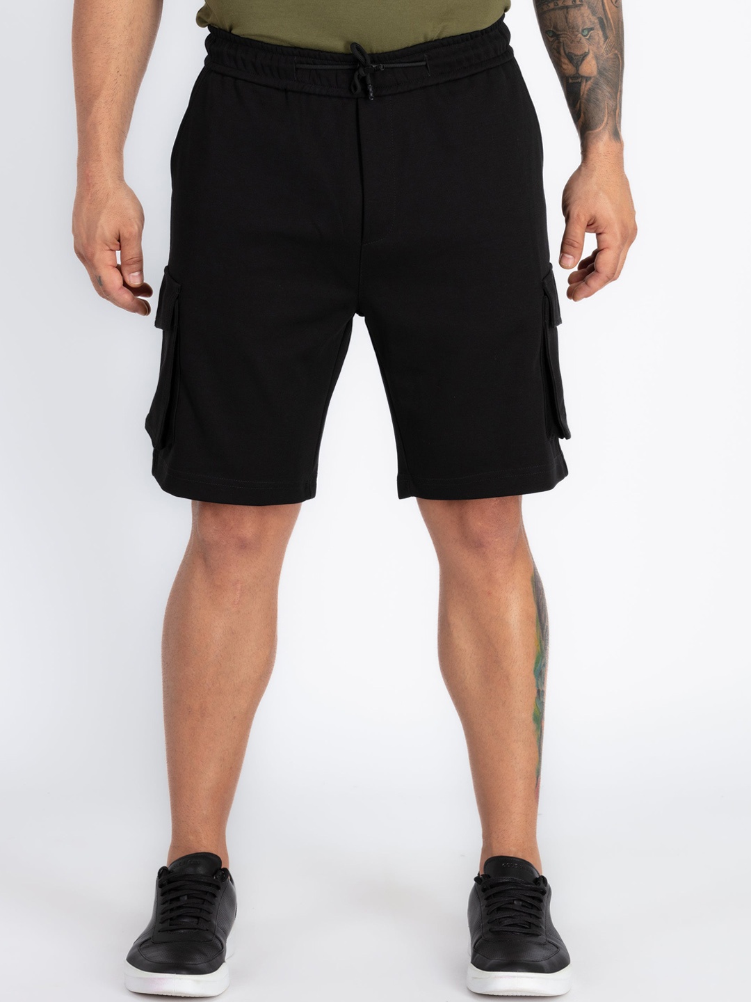 

Status Quo Men Cargo Shorts, Black