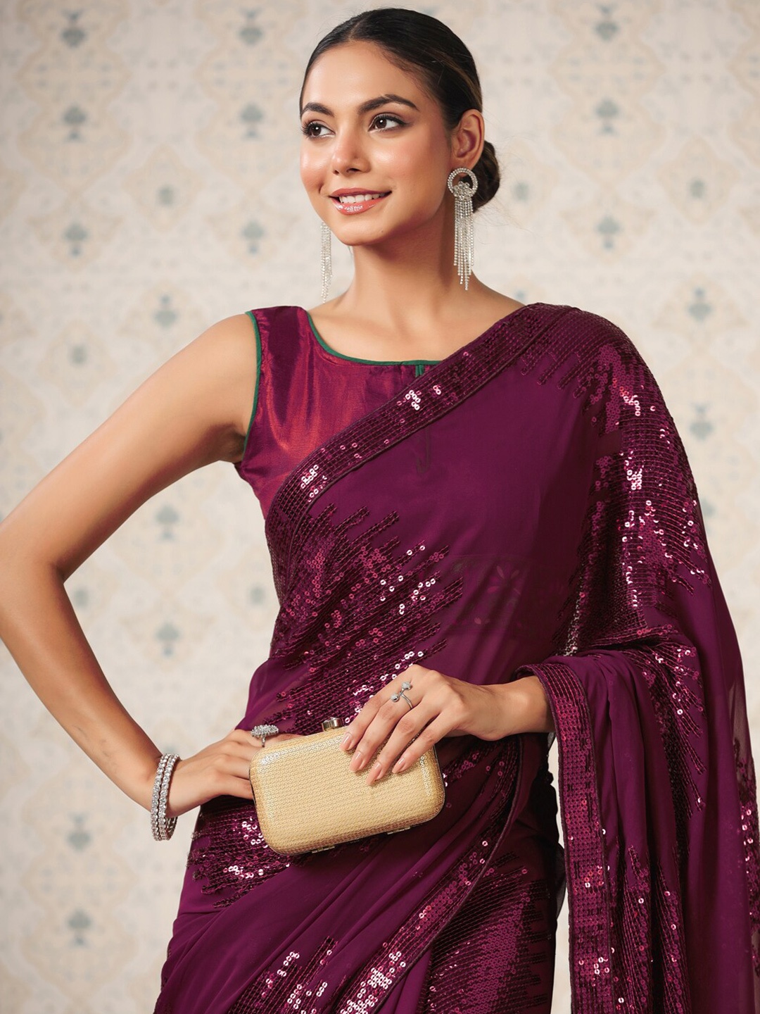 

Ode by House of Pataudi Embellished Sequinned Saree, Burgundy