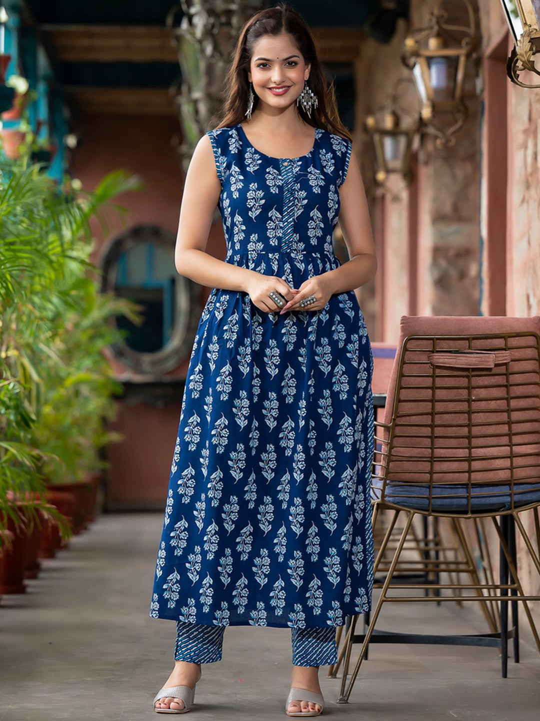 

D K W Floral Printed Pure Cotton A-Line Kurta with Trousers, Navy blue