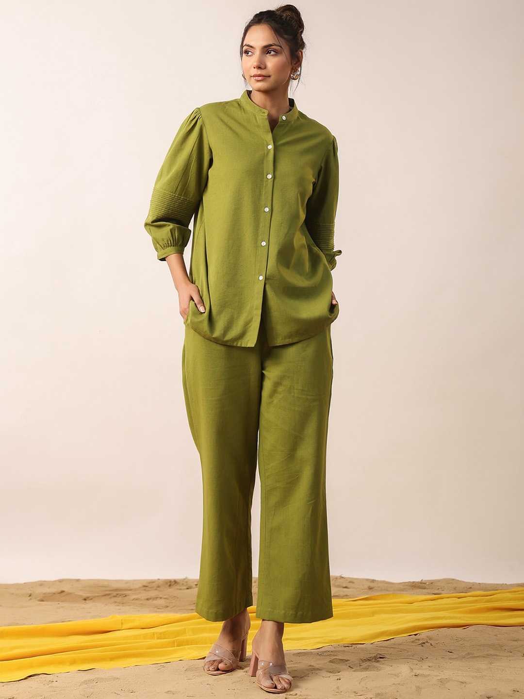 

JISORA Mandarin Collar Neck Shirt with Mid-Rise Trouser, Green