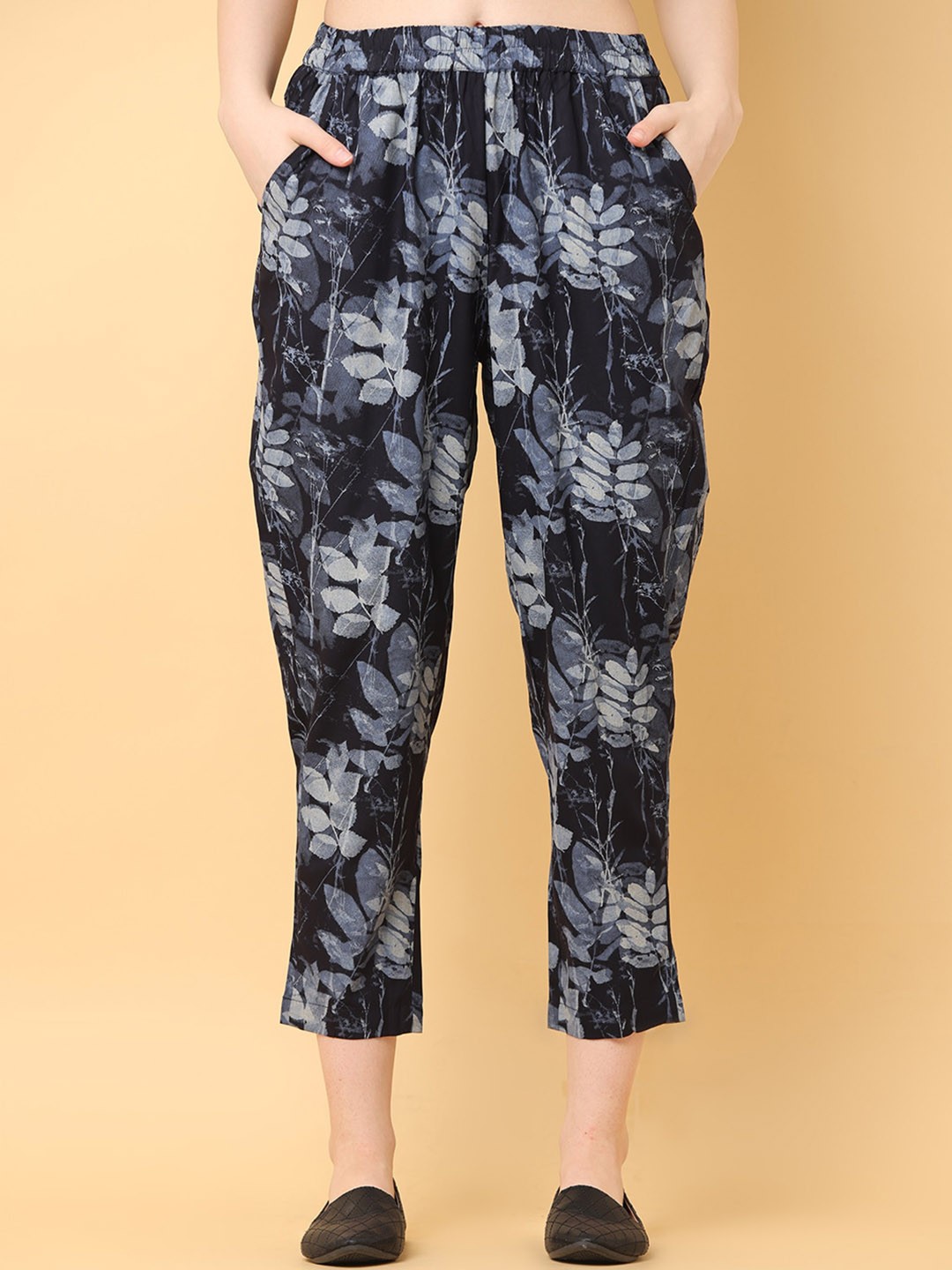 

BLACK & BLAH BLAH Relaxed Loose Fit Floral Printed Liva Pant, Navy blue