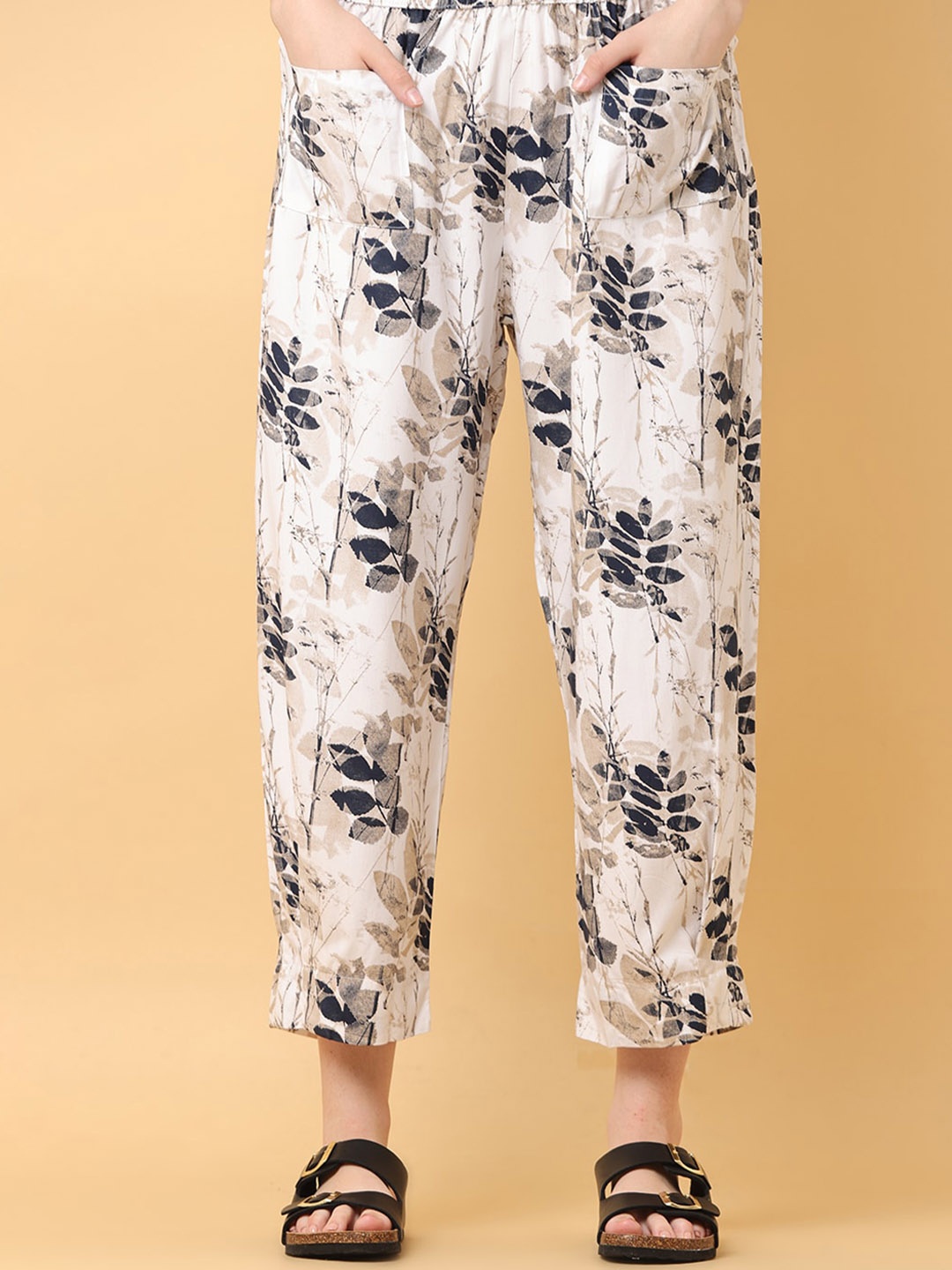 

BLACK & BLAH BLAH Relaxed Loose Fit Floral Printed Liva Pant, Cream