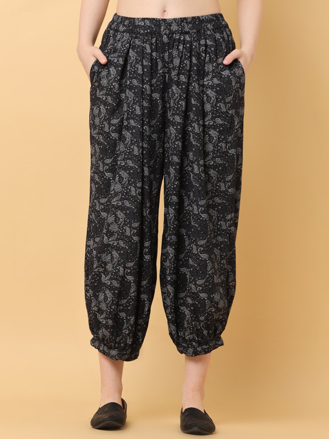 

BLACK & BLAH BLAH Relaxed Loose Fit Floral Printed Liva Monochrome Pant